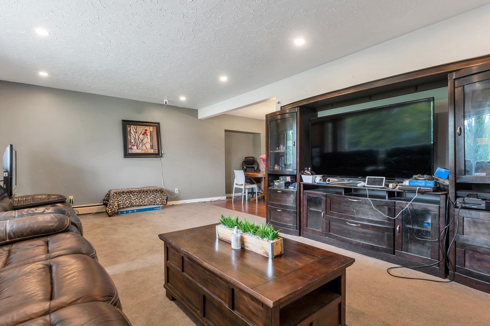 









32670


Avalon

Crescent,
Abbotsford,




BC
V2T 3S6

