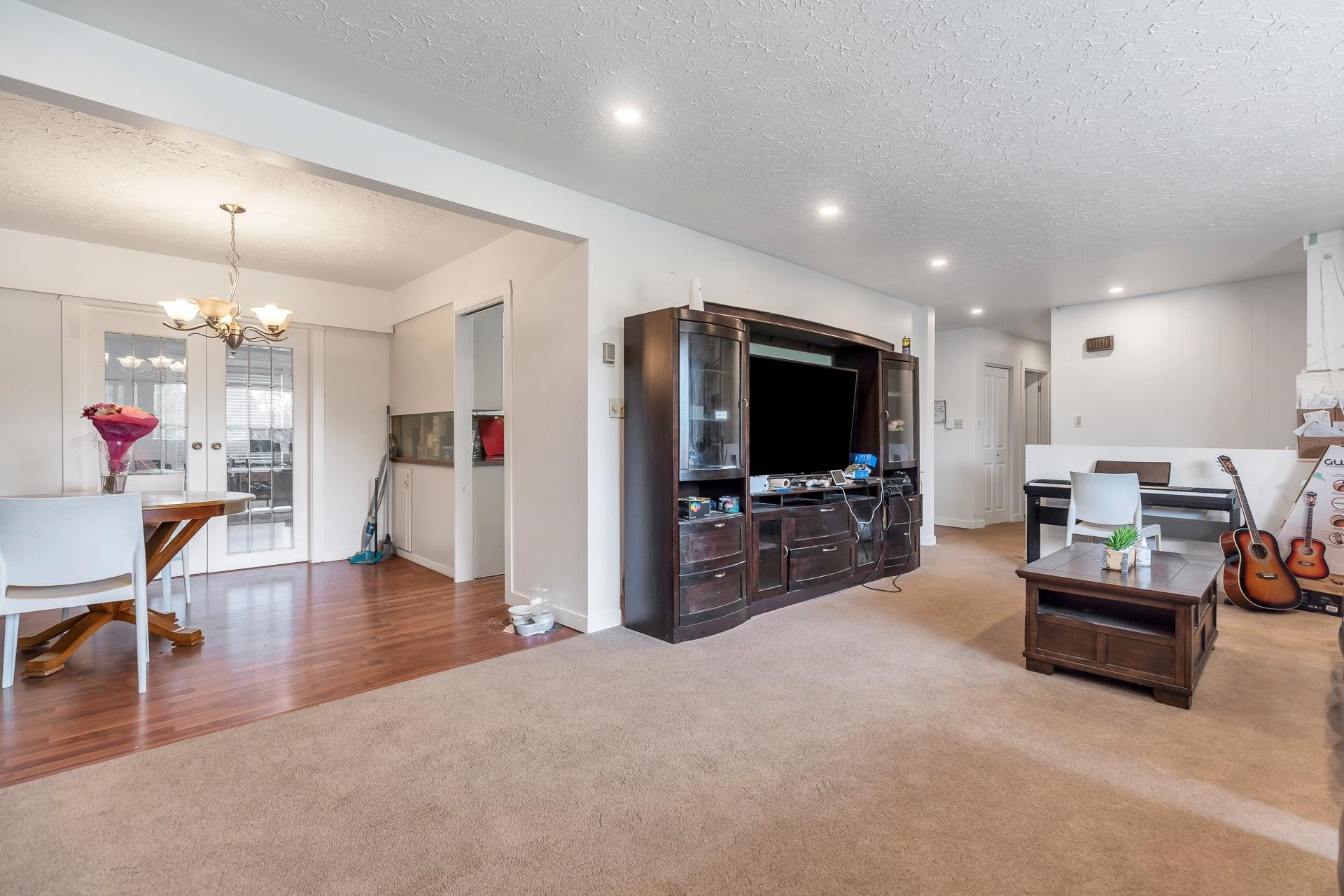 









32670


Avalon

Crescent,
Abbotsford,




BC
V2T 3S6

