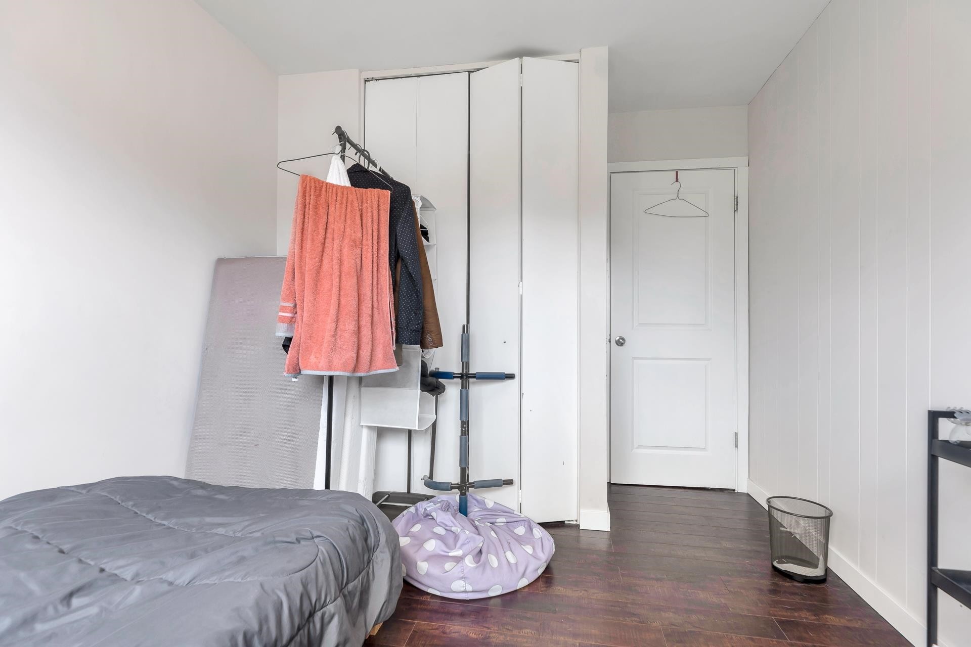 









32670


Avalon

Crescent,
Abbotsford,




BC
V2T 3S6

