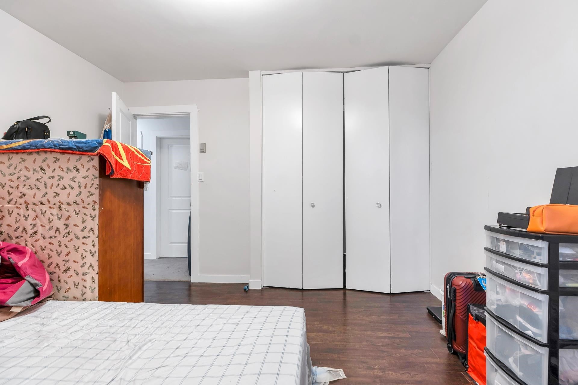 









32670


Avalon

Crescent,
Abbotsford,




BC
V2T 3S6

