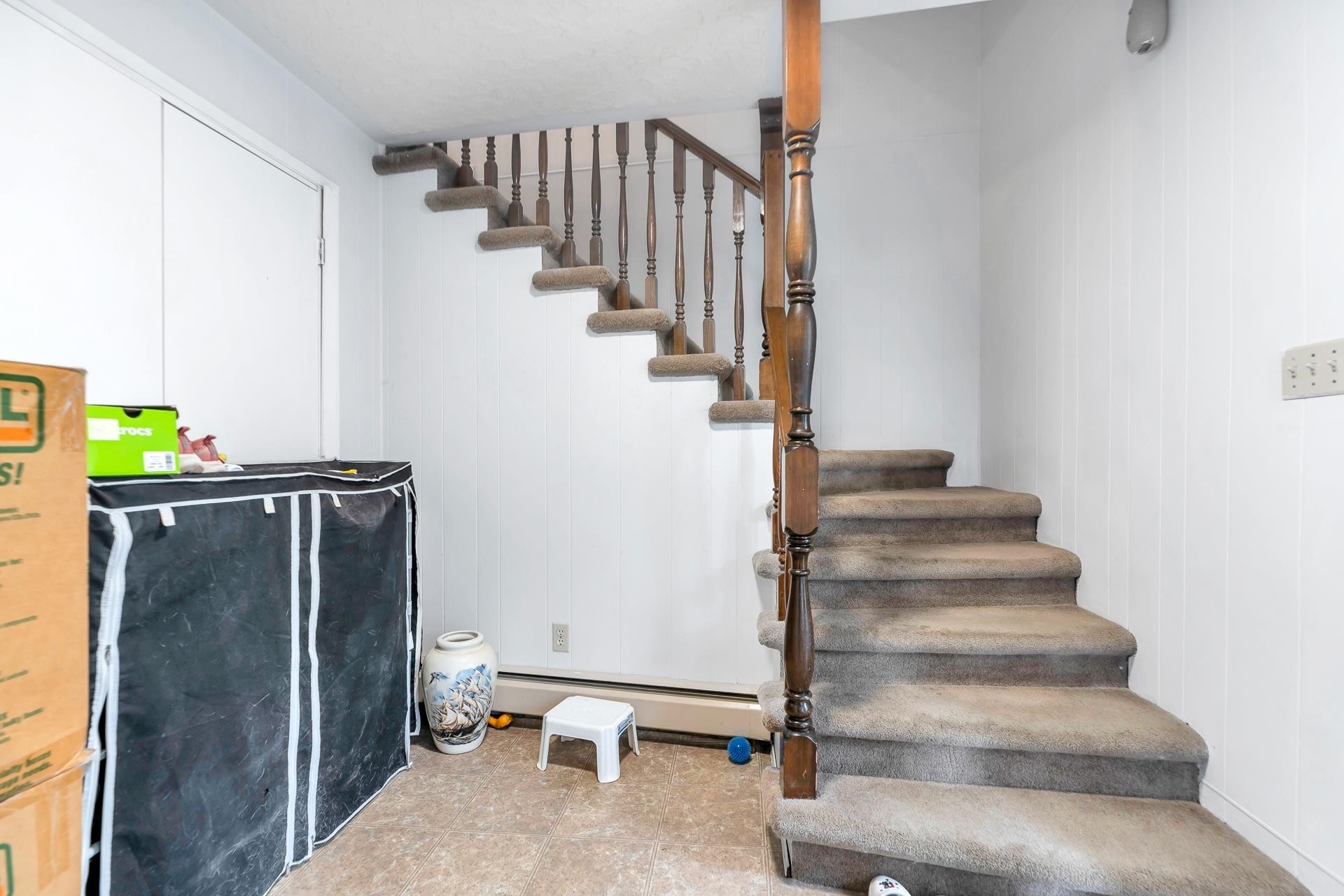 









32670


Avalon

Crescent,
Abbotsford,




BC
V2T 3S6

