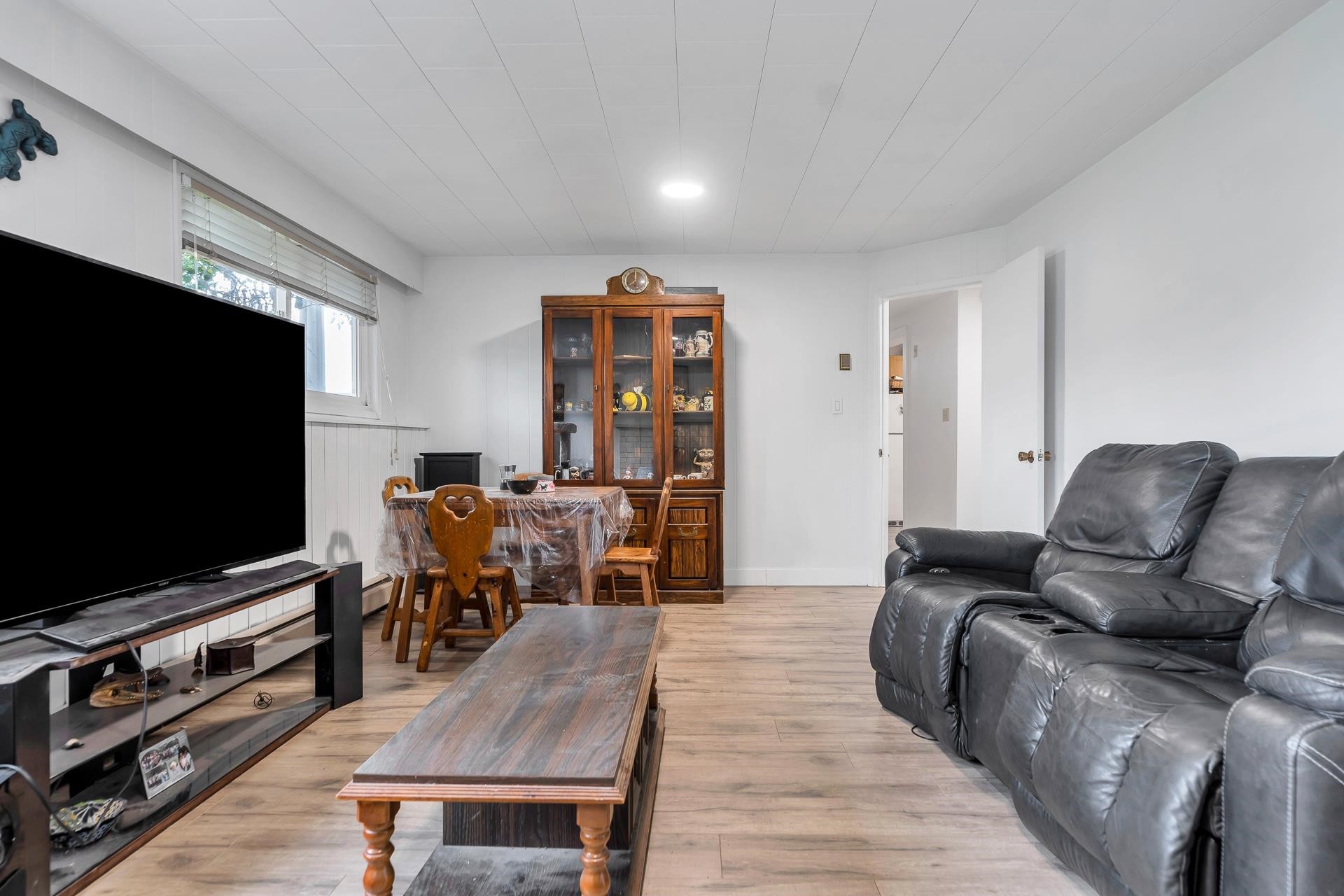 









32670


Avalon

Crescent,
Abbotsford,




BC
V2T 3S6

