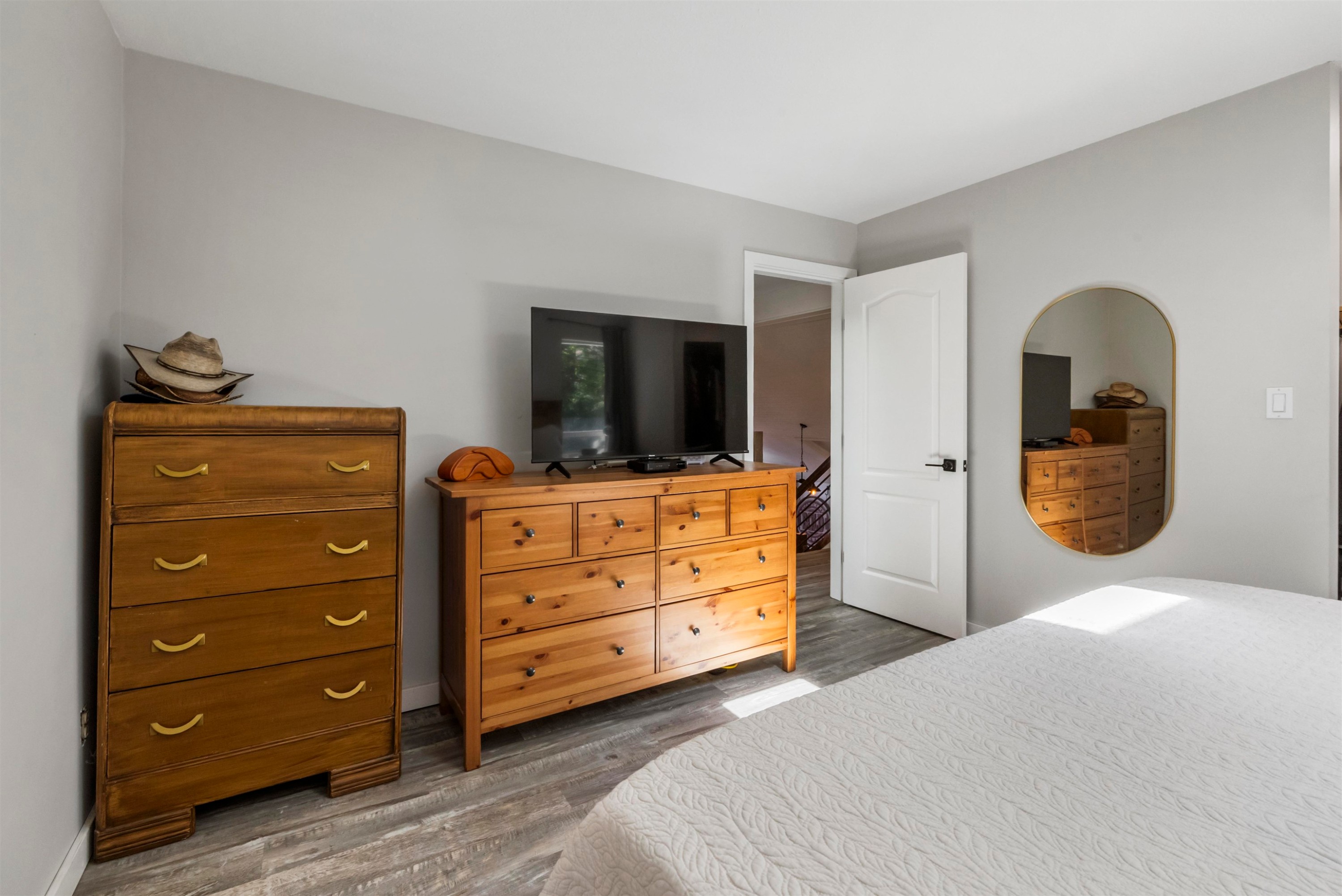 









15336


112

Avenue,
Surrey,




BC
V3R 8Y8

