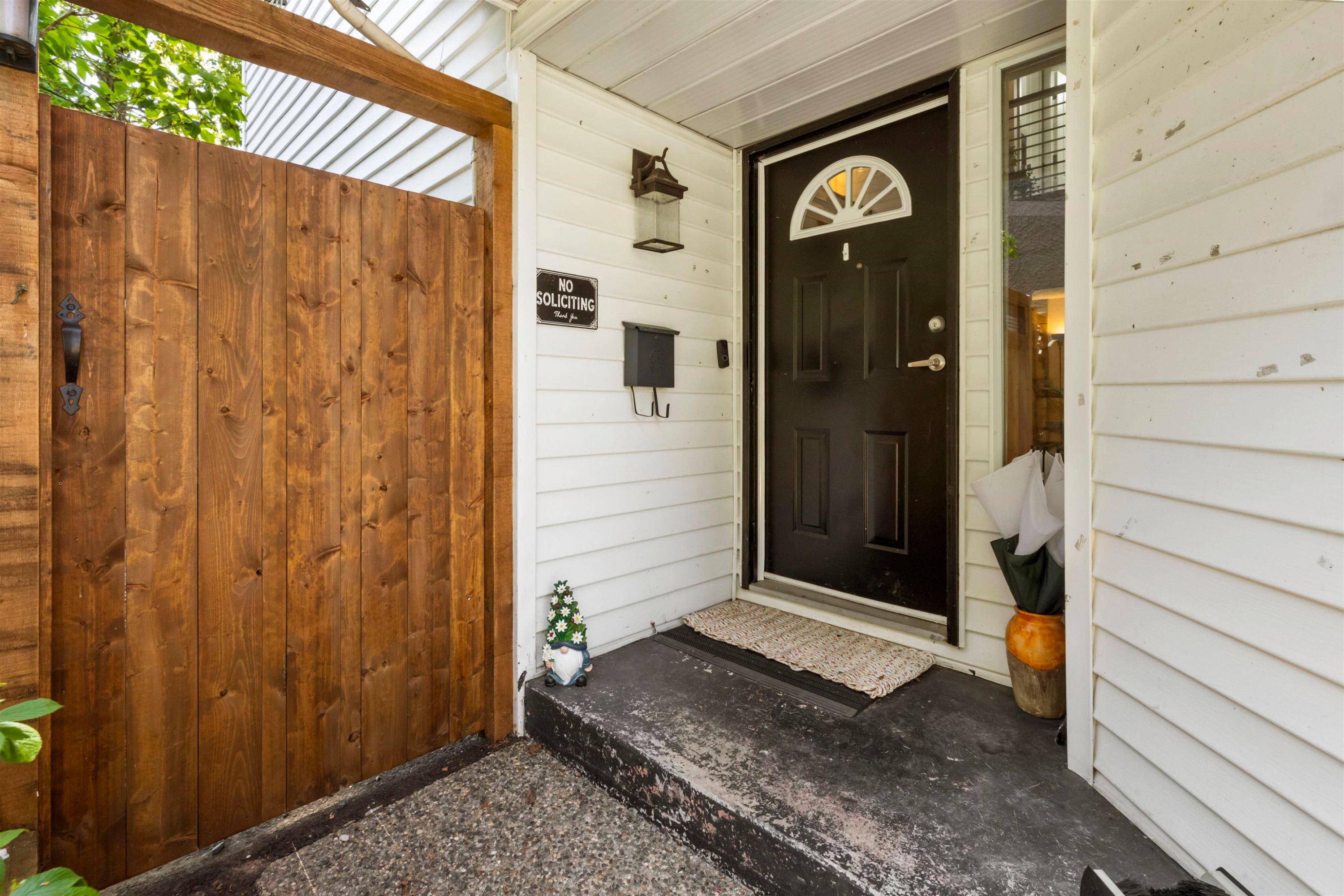 









15336


112

Avenue,
Surrey,




BC
V3R 8Y8

