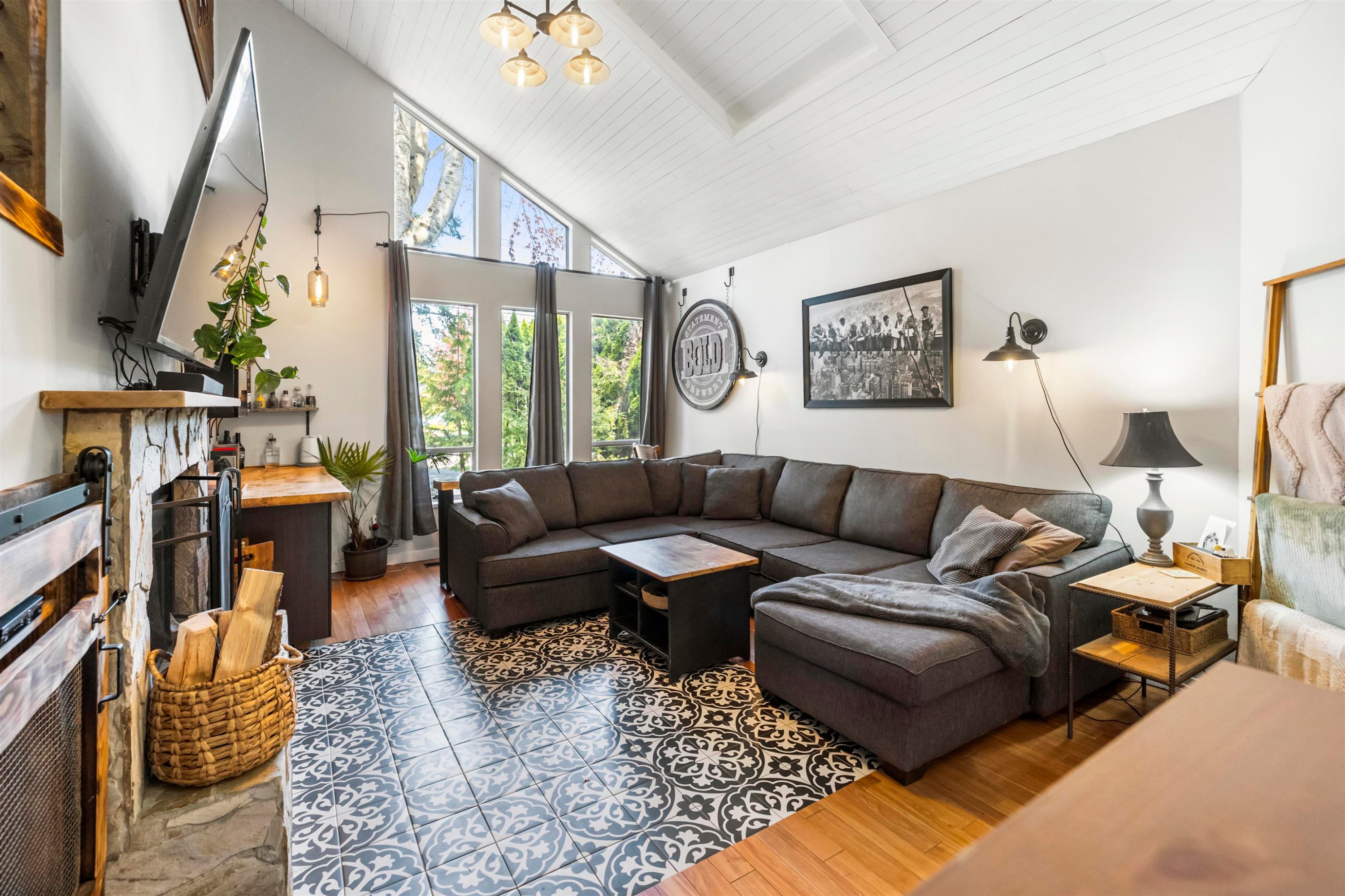 









15336


112

Avenue,
Surrey,




BC
V3R 8Y8

