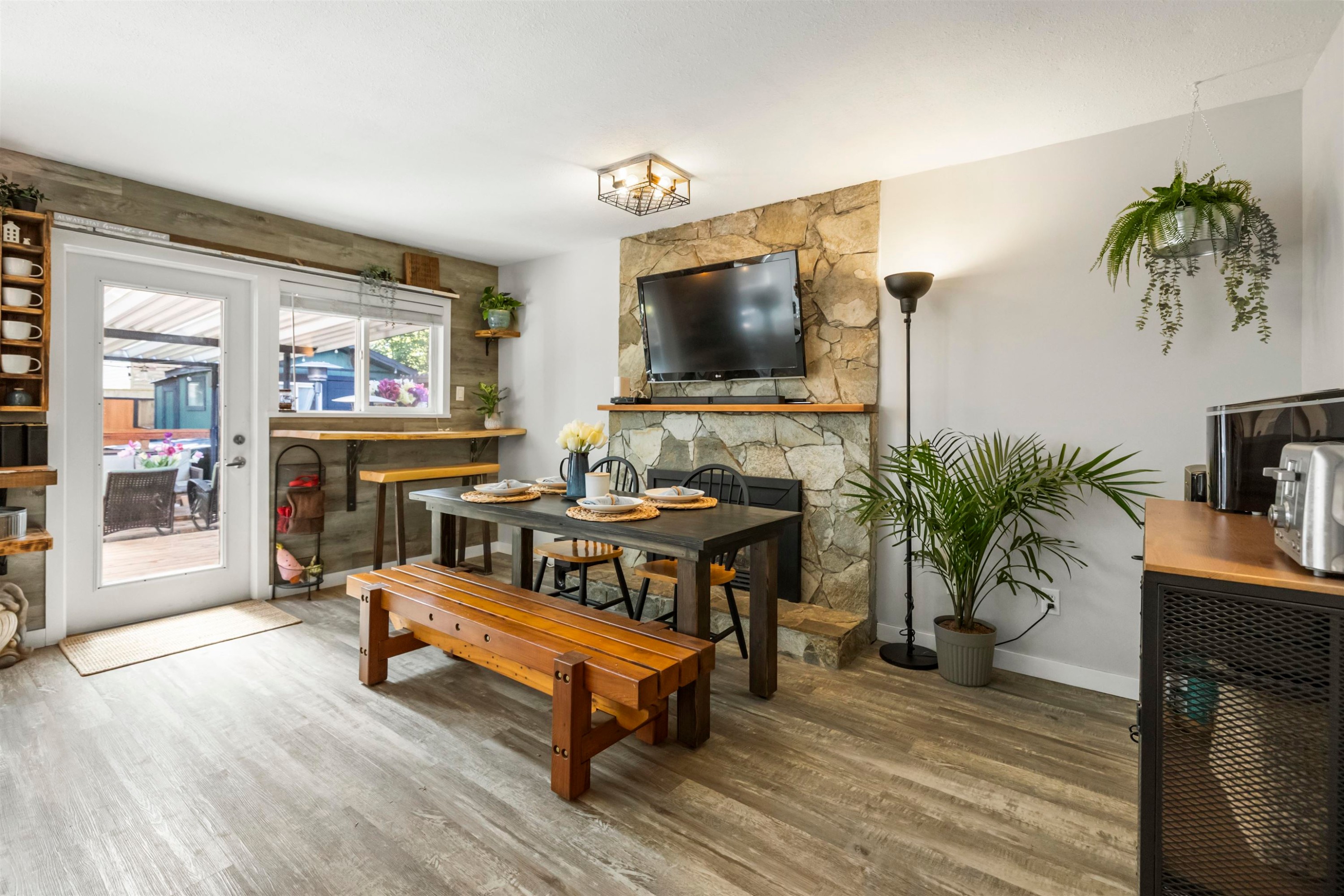 









15336


112

Avenue,
Surrey,




BC
V3R 8Y8


