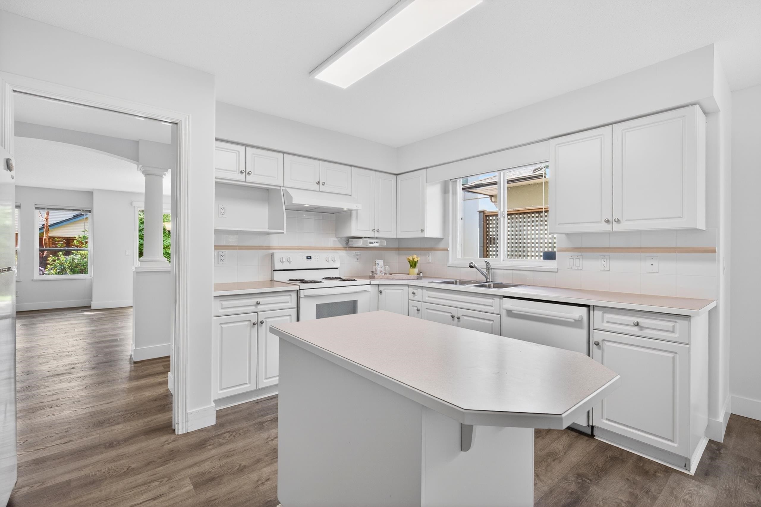 









13888


70

Avenue, 249,
Surrey,




BC
V3W 0R8

