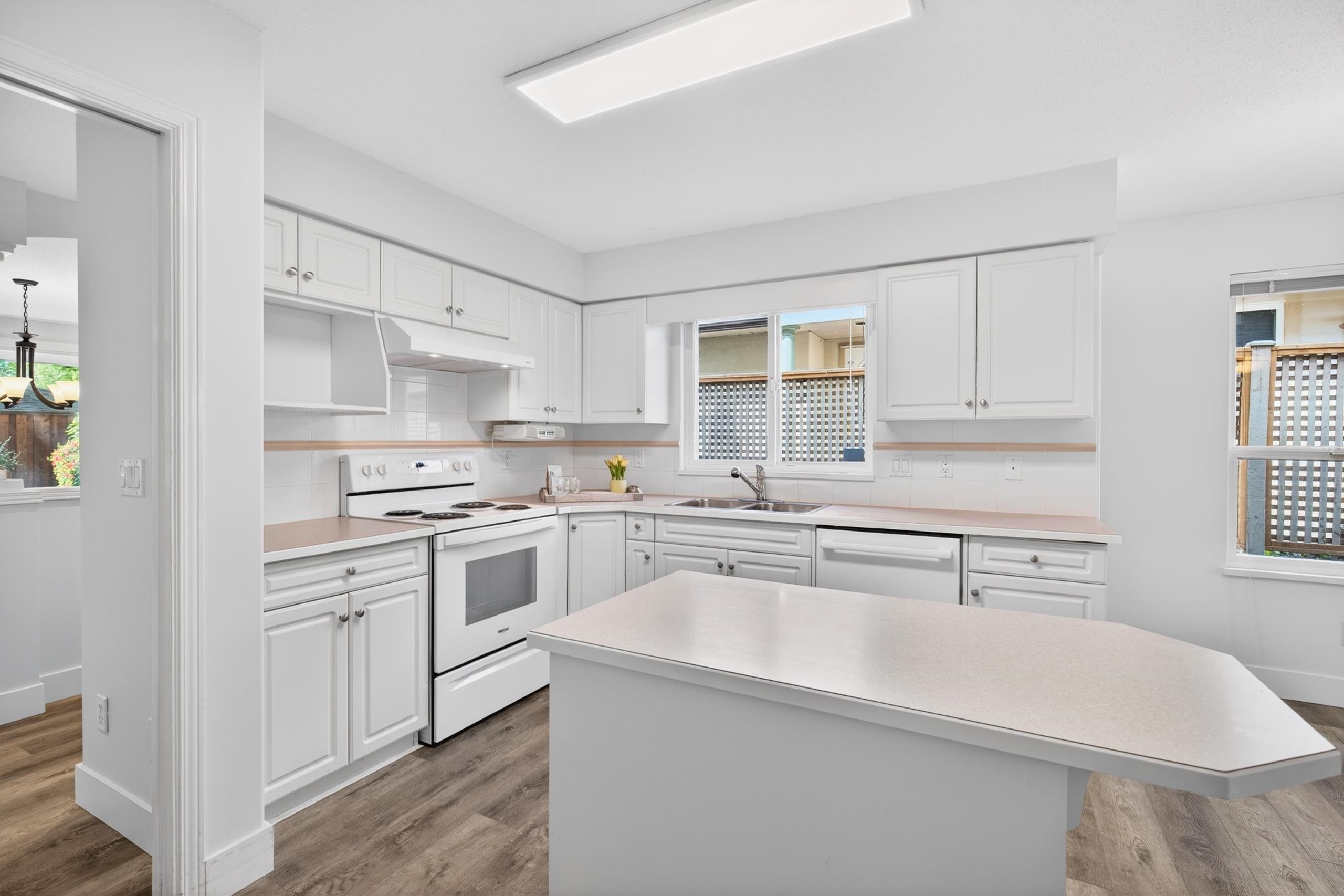 









13888


70

Avenue, 249,
Surrey,




BC
V3W 0R8

