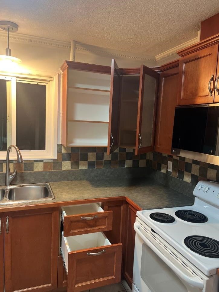 









4815


201

Street,
Langley,




BC
V3A 5V6

