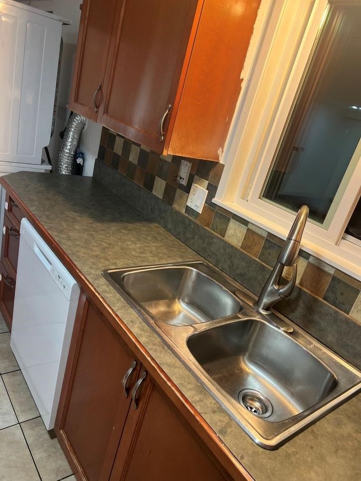 









4815


201

Street,
Langley,




BC
V3A 5V6

