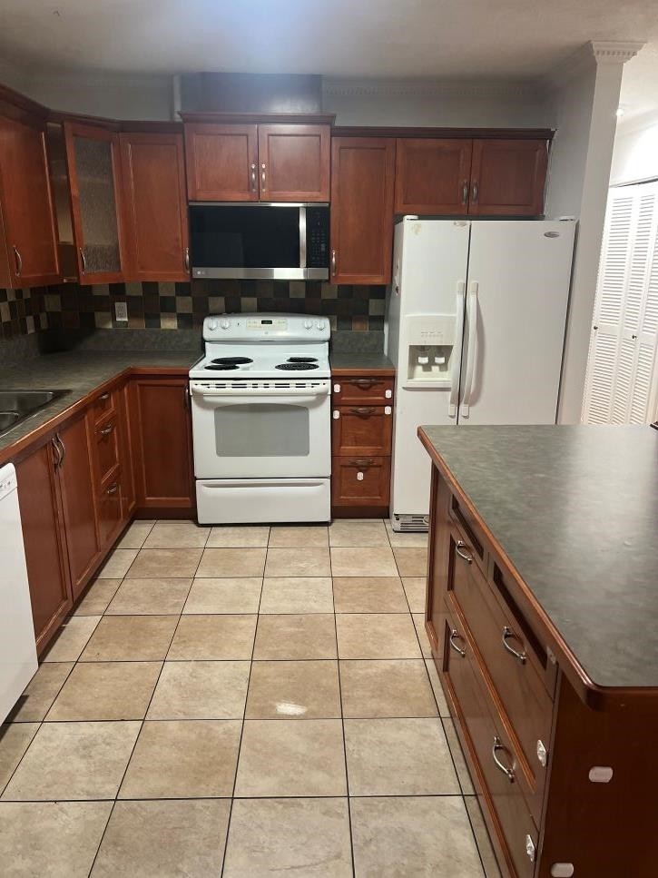 









4815


201

Street,
Langley,




BC
V3A 5V6

