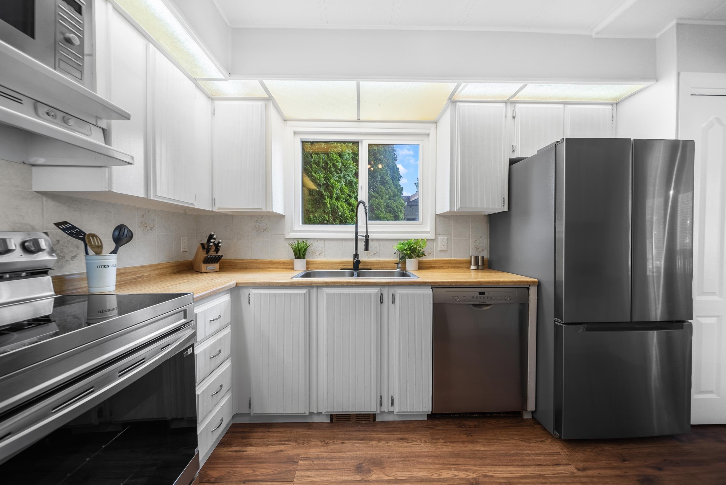 









3665


244

Street, 120,
Langley,




BC
V2Z 1N1

