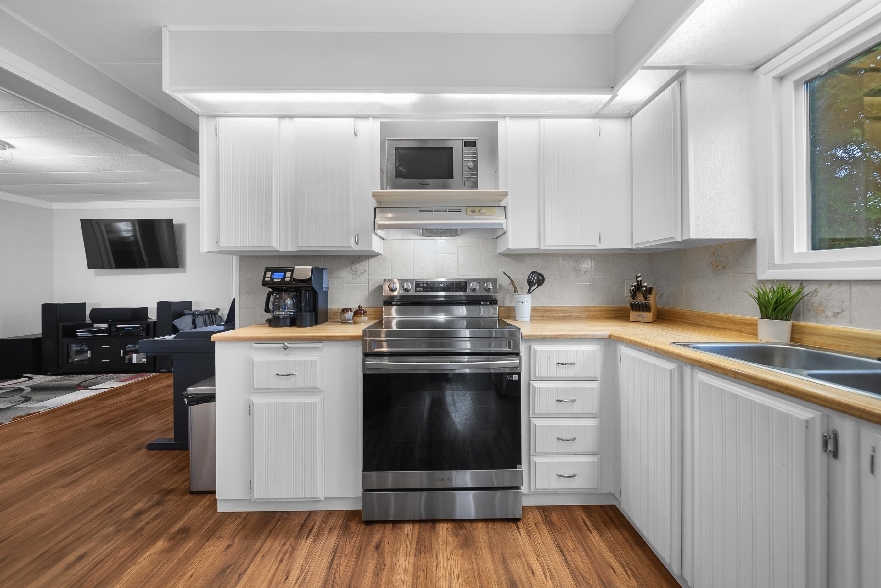 









3665


244

Street, 120,
Langley,




BC
V2Z 1N1

