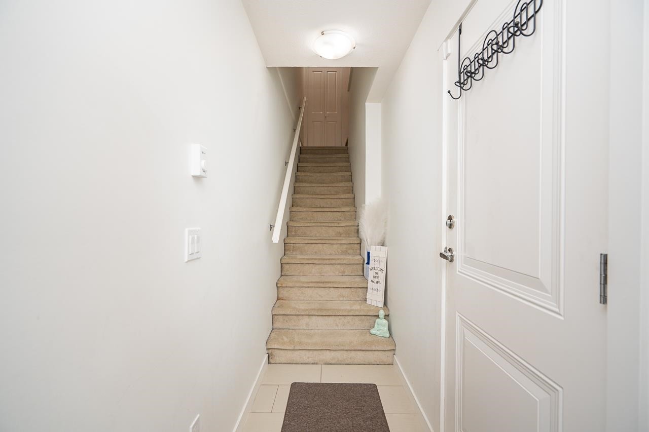 









14838


61

Avenue, 9,
Surrey,




BC
V3S 2P3

