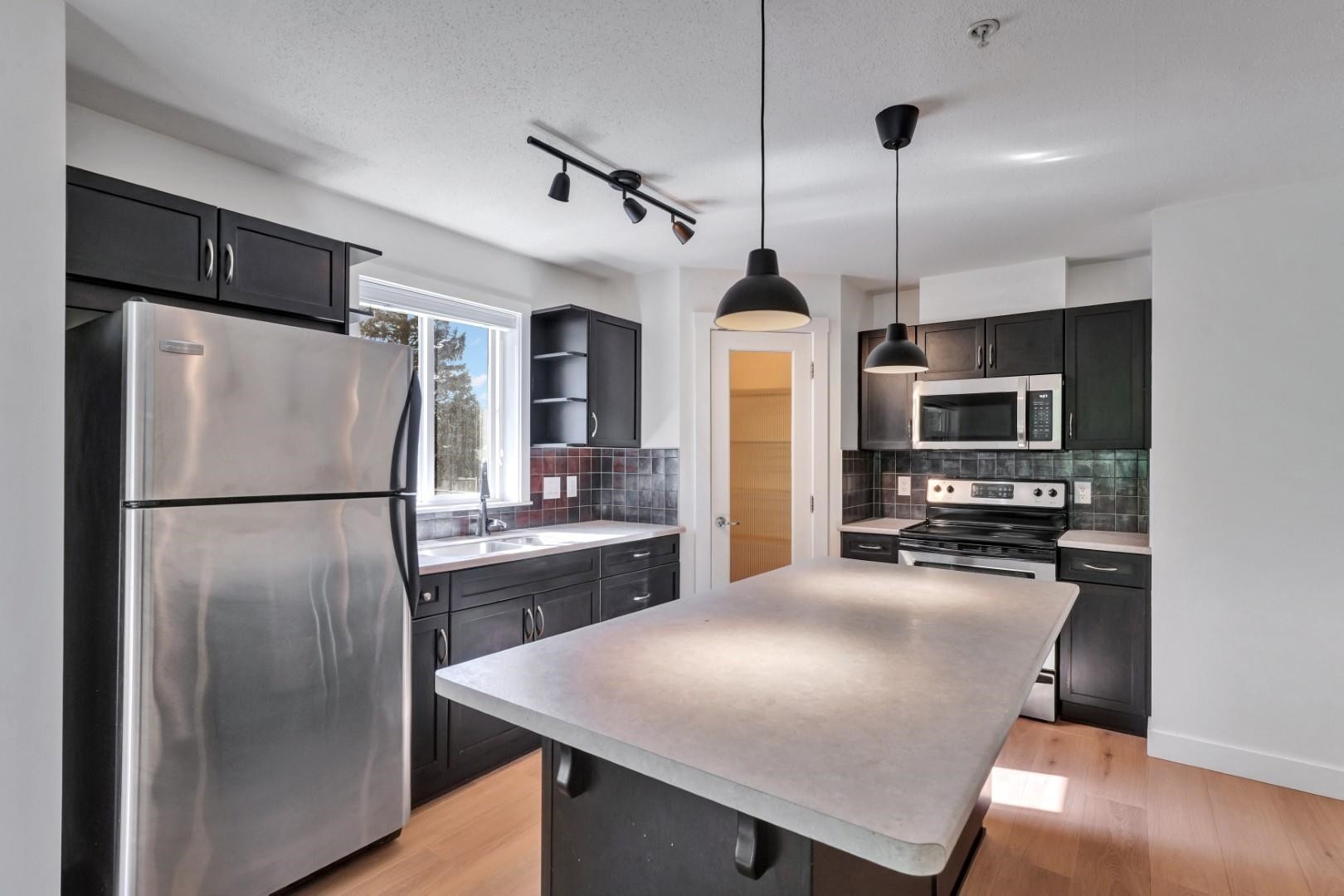 









2038


Sandalwood

Crescent, 210,
Abbotsford,




BC
V2S 3H6

