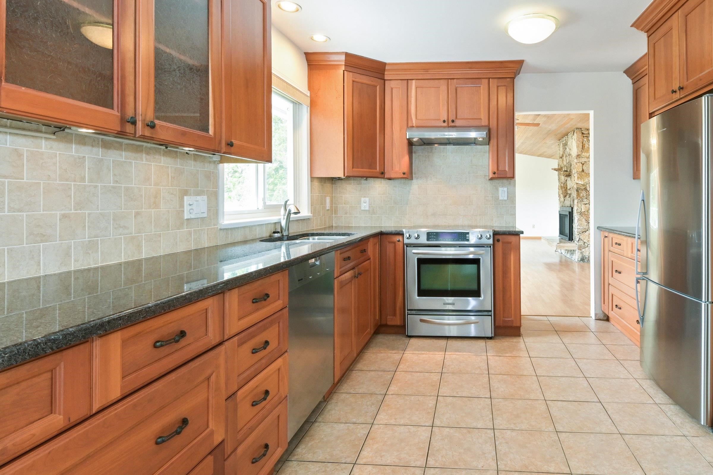









3173


216

Street,
Langley,




BC
V2Z 2E6


