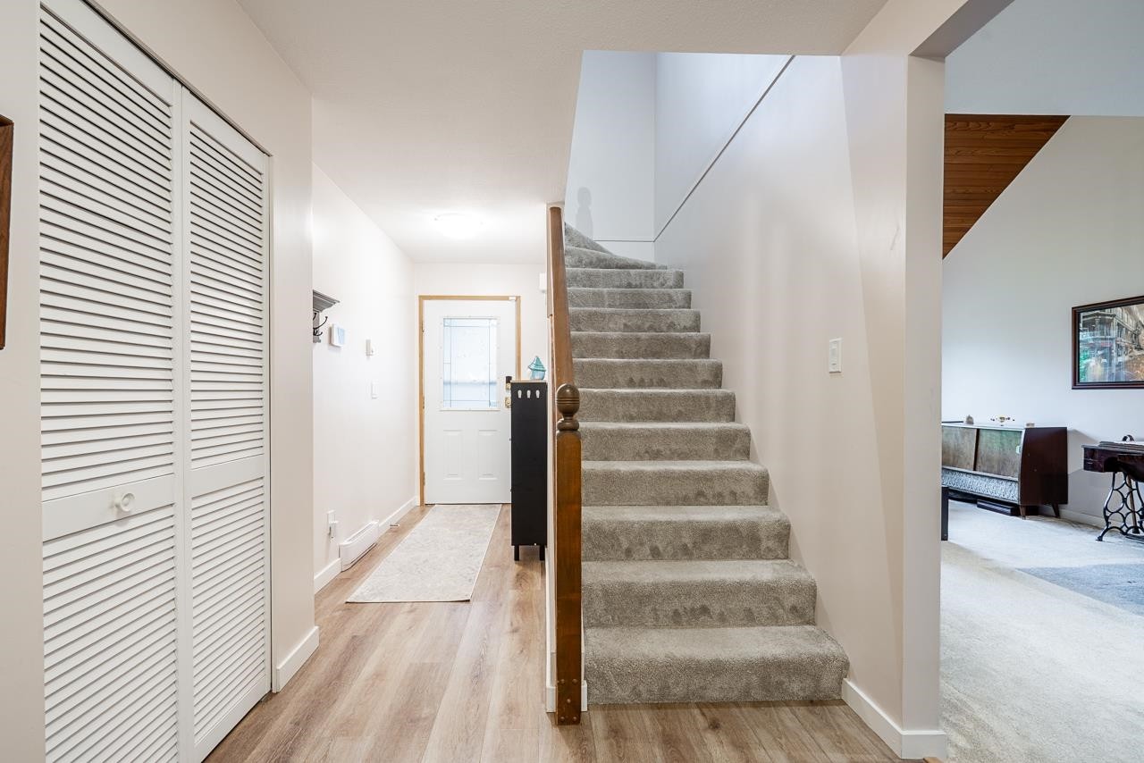 









15429


90

Avenue,
Surrey,




BC
V3R 9J5

