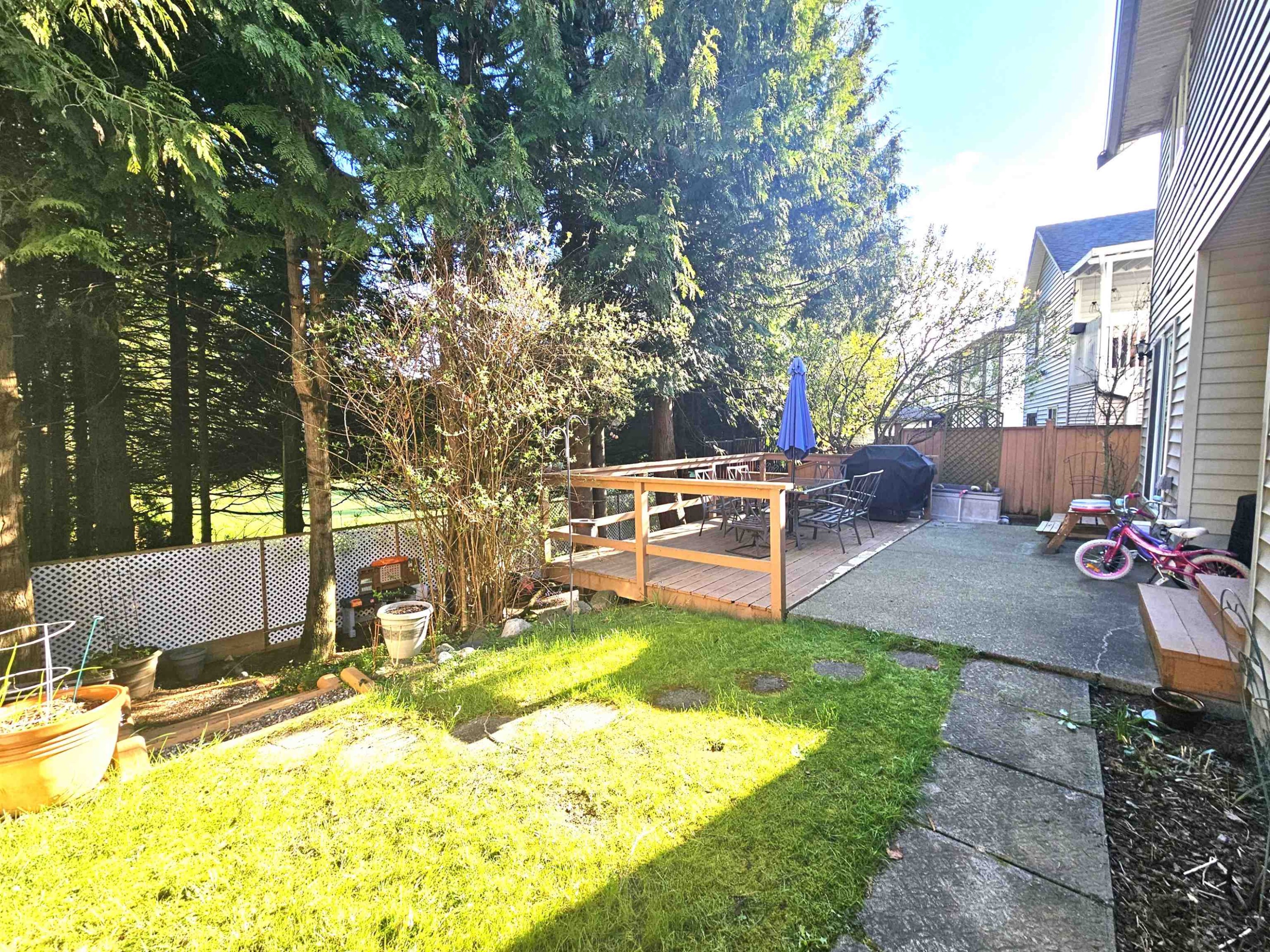 









15429


90

Avenue,
Surrey,




BC
V3R 9J5


