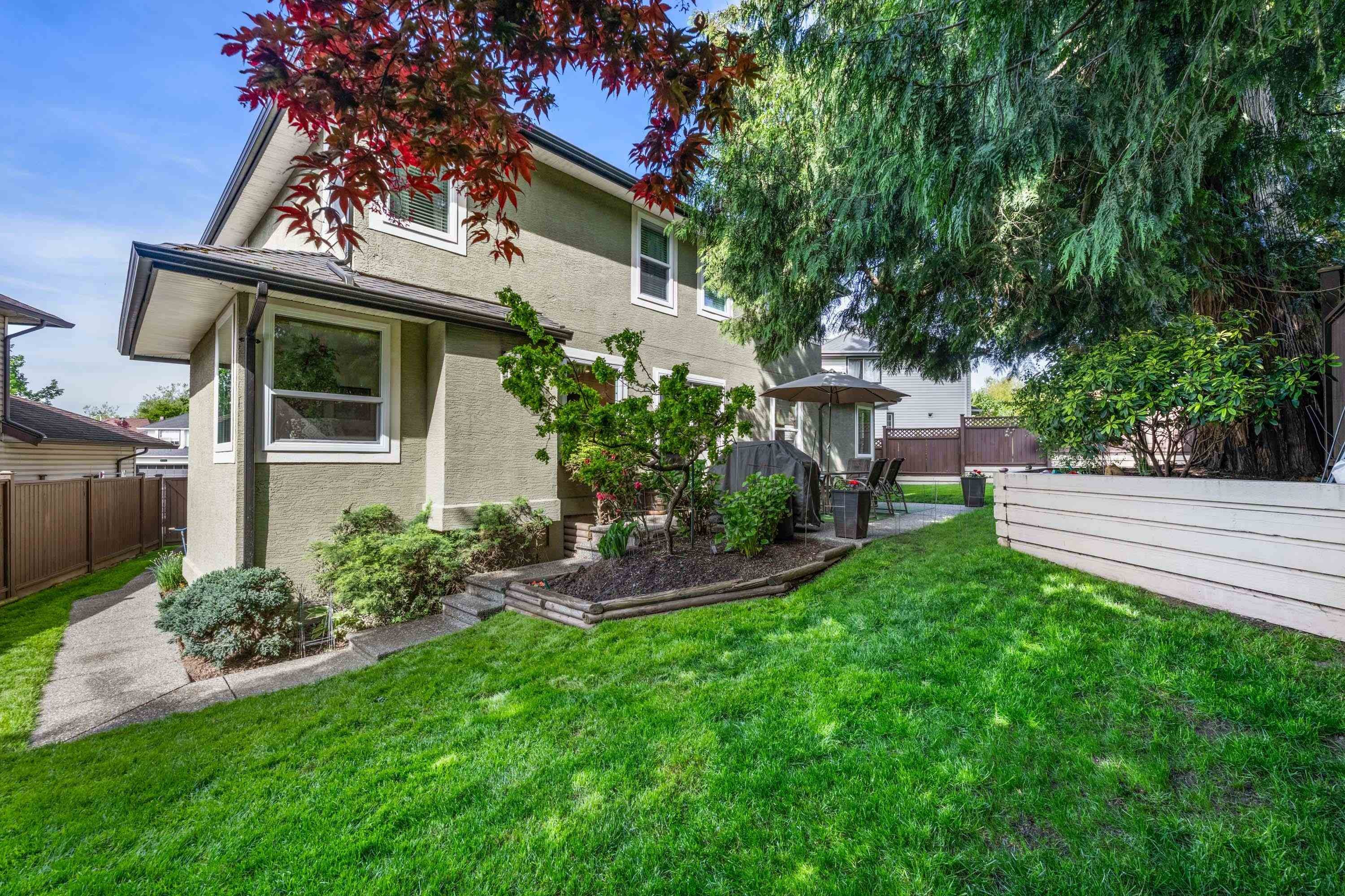









8428


215

Street,
Langley,




BC
V1M 2M1

