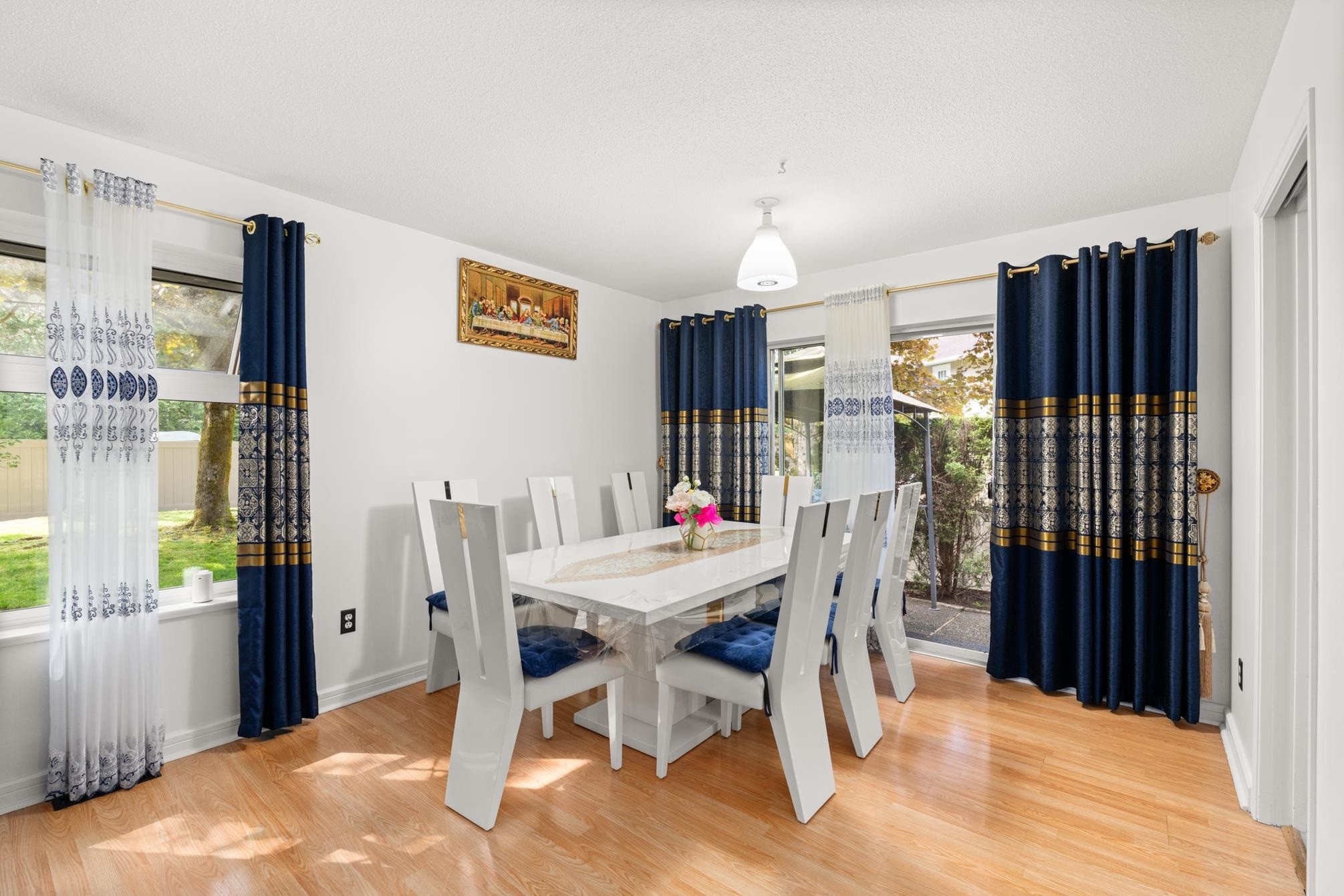 









14861


98

Avenue, 123,
Surrey,




BC
V3R 9Z8

