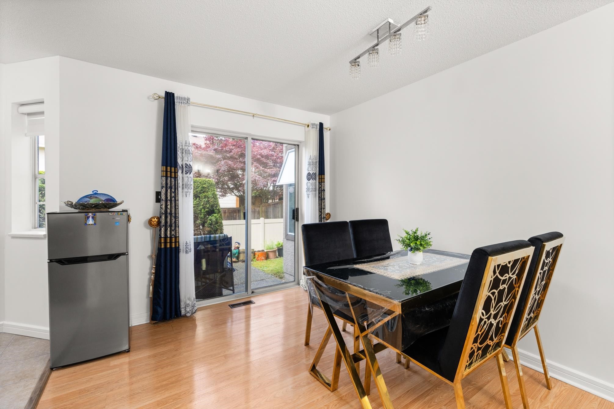 









14861


98

Avenue, 123,
Surrey,




BC
V3R 9Z8

