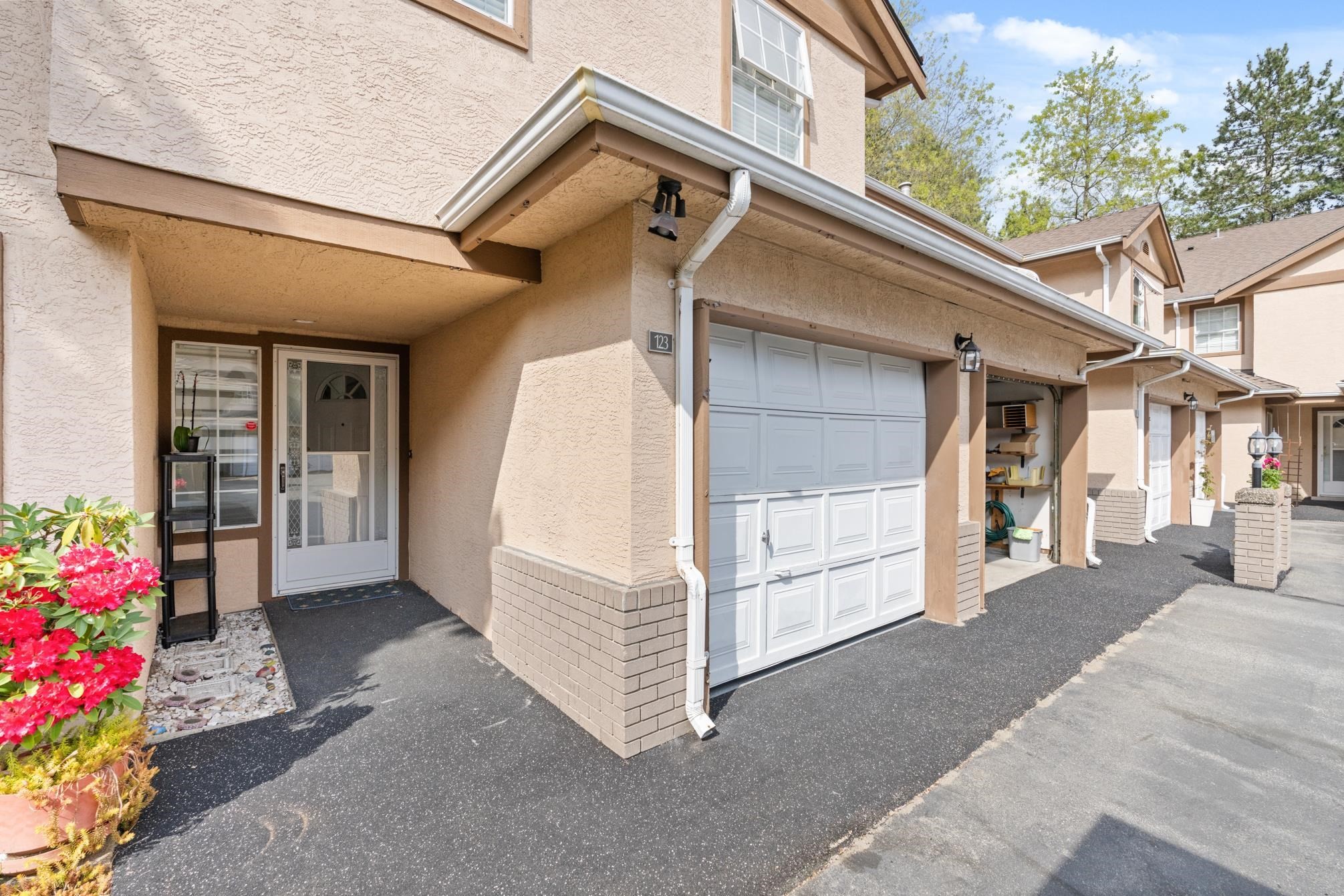 









14861


98

Avenue, 123,
Surrey,




BC
V3R 9Z8

