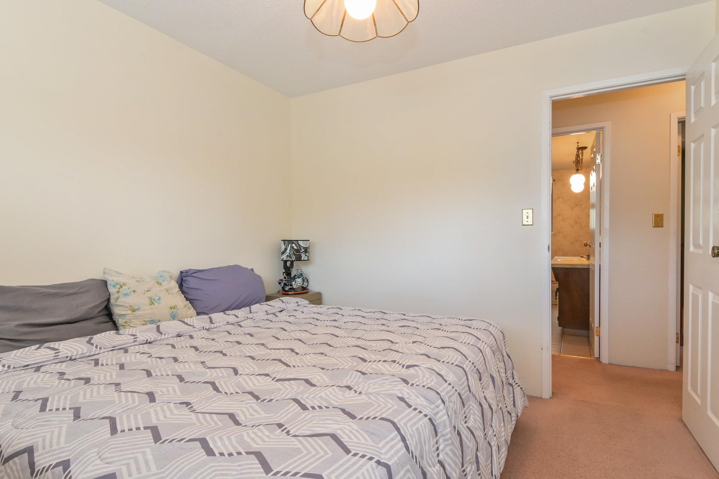 









7978


141a

Street,
Surrey,




BC
V3W 6L6

