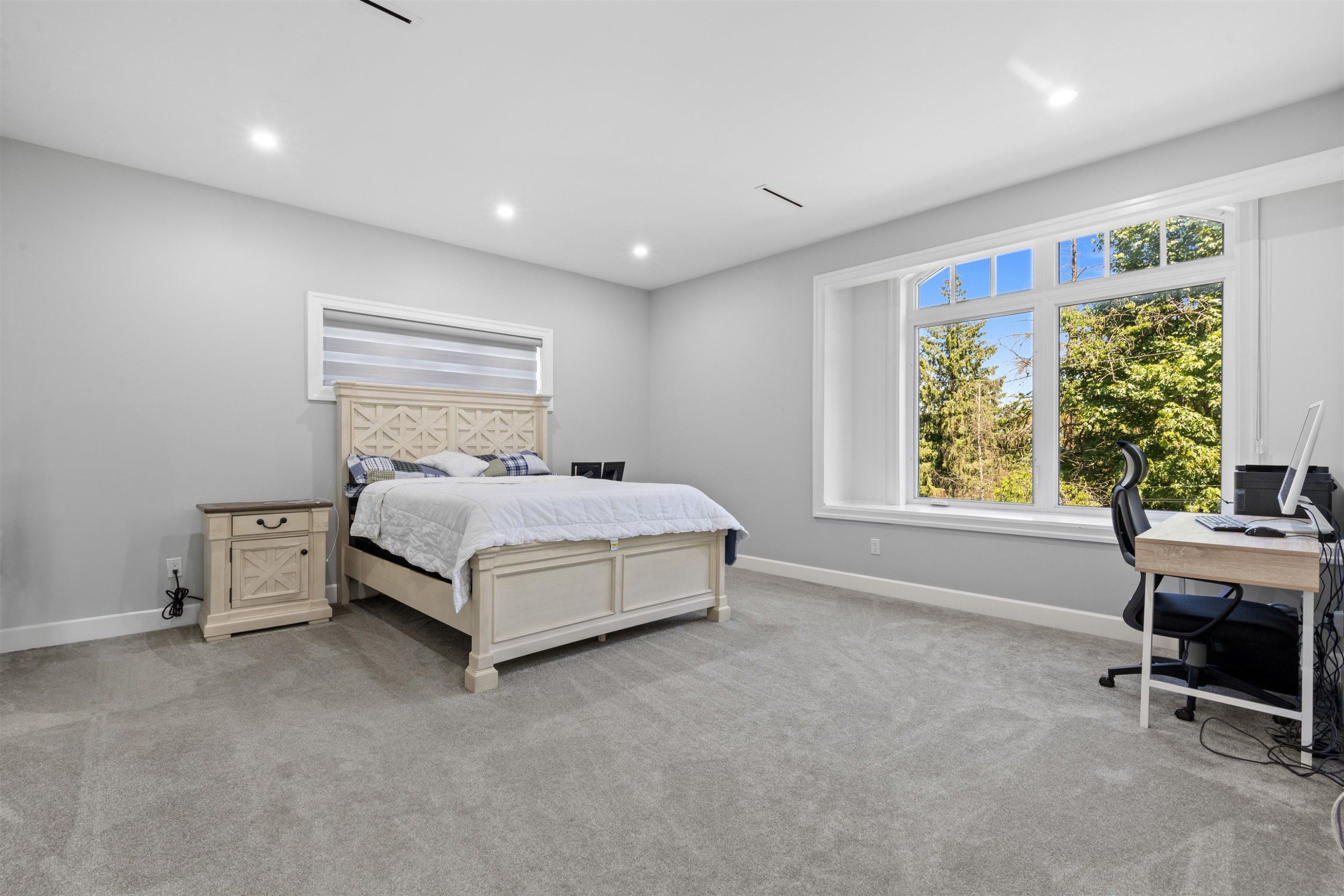 









14678


St Andrews

Drive,
Surrey,




BC
V3R 5V4

