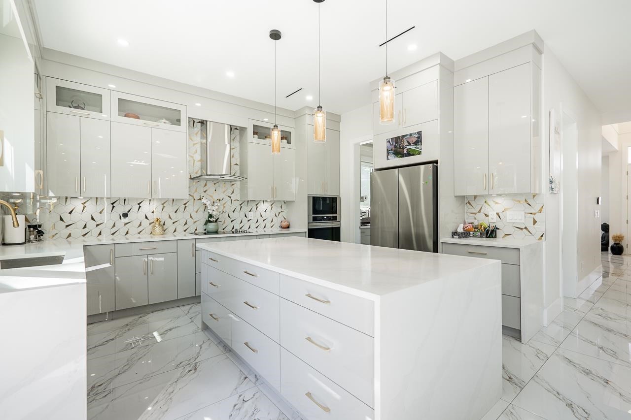 









13548


58a

Avenue,
Surrey,




BC
V3X 1K8

