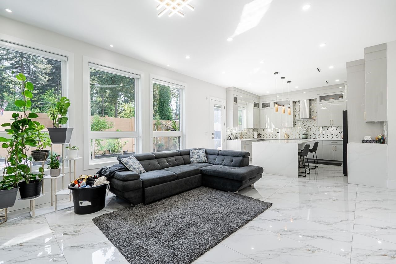 









13548


58a

Avenue,
Surrey,




BC
V3X 1K8

