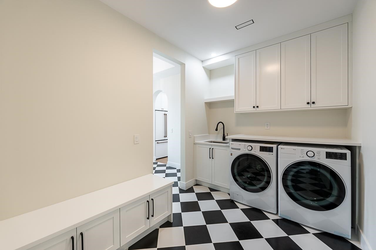 









23762


Old Yale

Road,
Langley,




BC
V2Z 2K4

