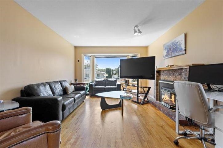 









14271


67

Avenue,
Surrey,




BC
V3W 0P5

