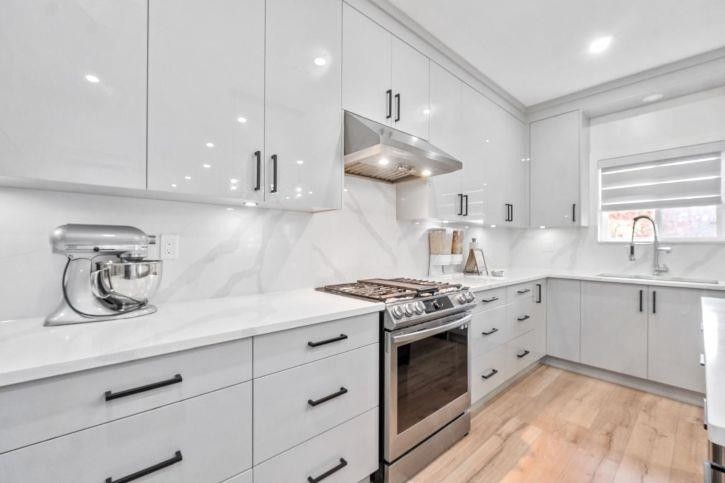 









13288


62b

Avenue,
Surrey,




BC
V3X 3V2

