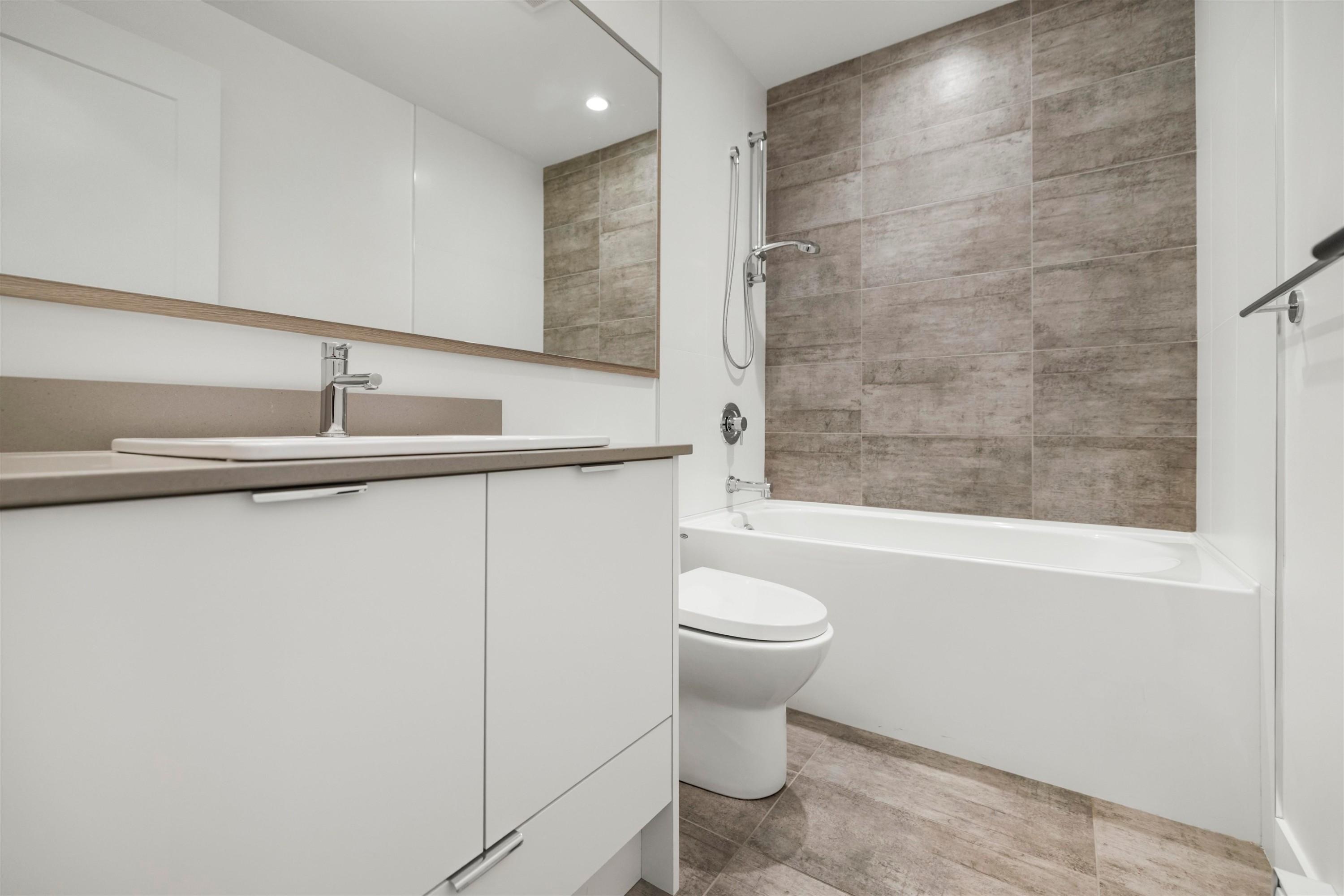 









2493


Montrose

Avenue, 416-417,
Abbotsford,




BC
V2S 3T2


