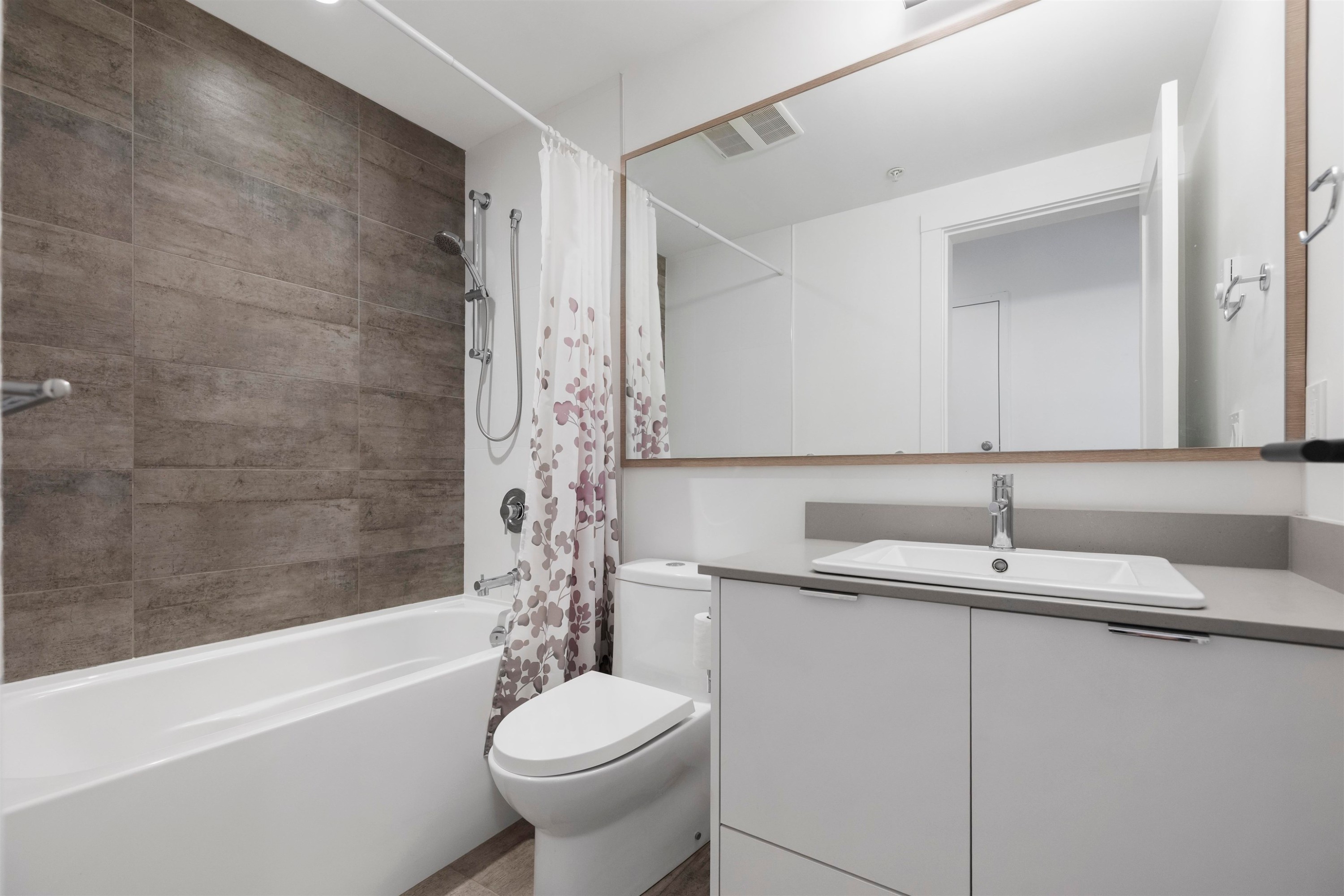 









2493


Montrose

Avenue, 416-417,
Abbotsford,




BC
V2S 3T2

