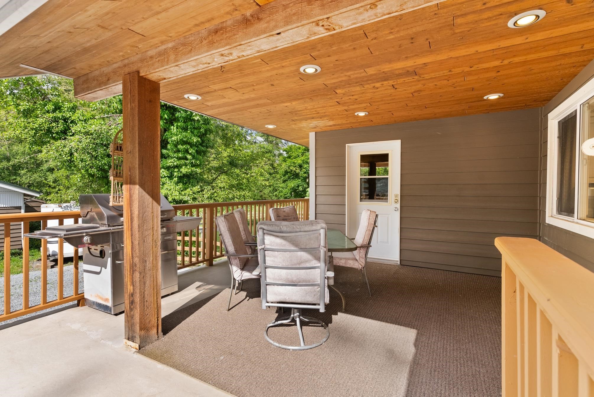 









21415


0

Avenue,
Langley,




BC
V2Z 1S6

