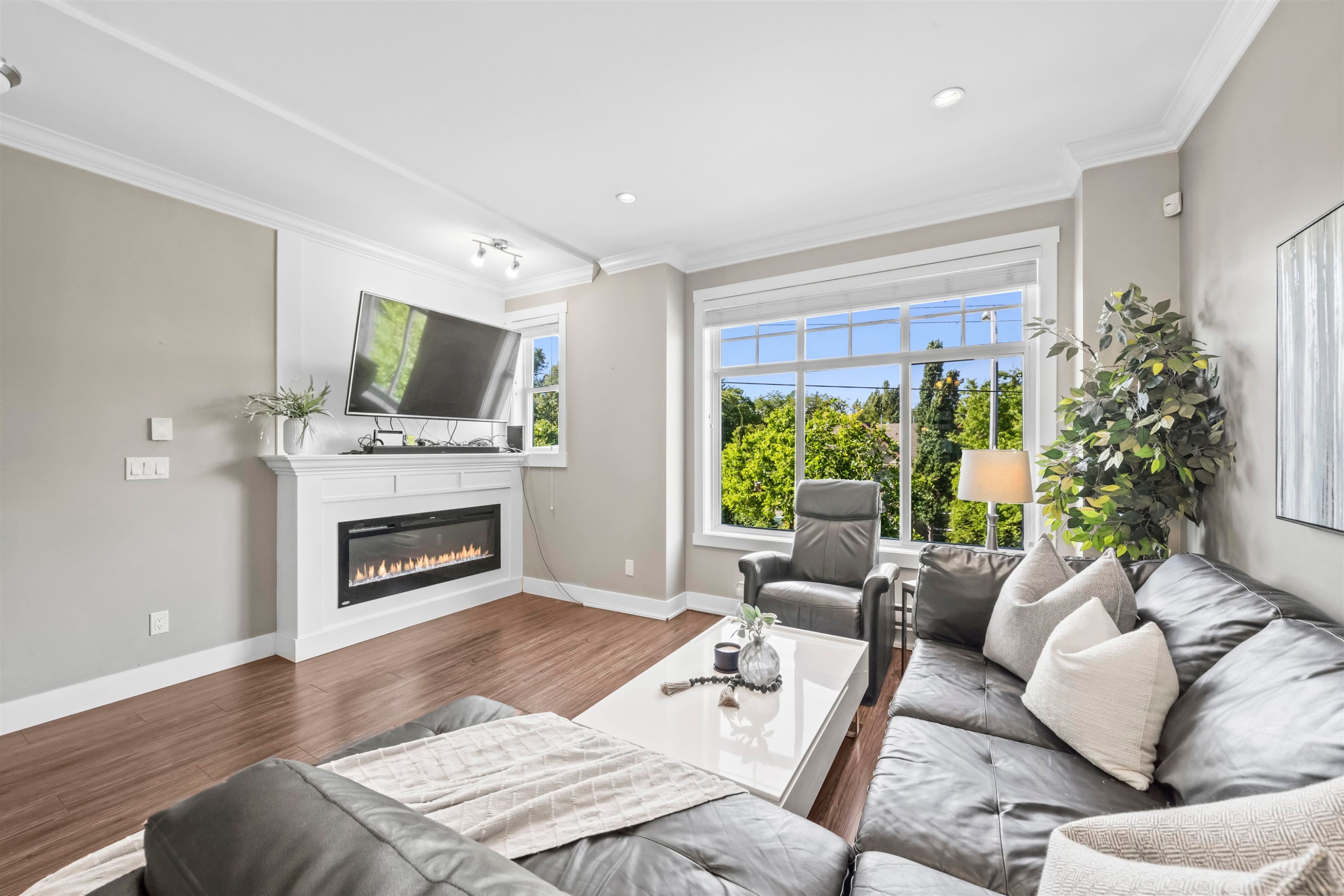 









13670


62

Avenue, 79,
Surrey,




BC
V3X 0H8

