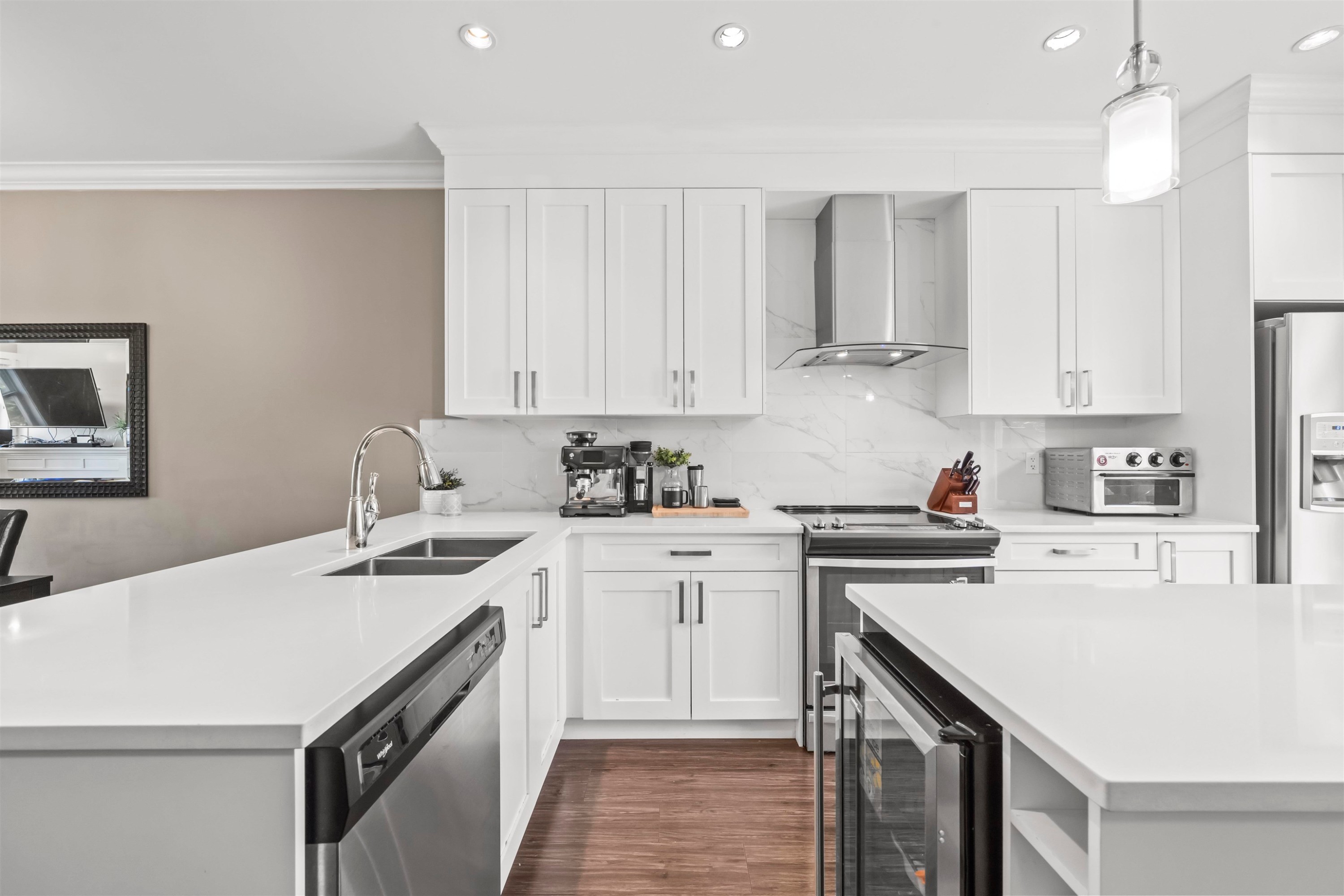 









13670


62

Avenue, 79,
Surrey,




BC
V3X 0H8

