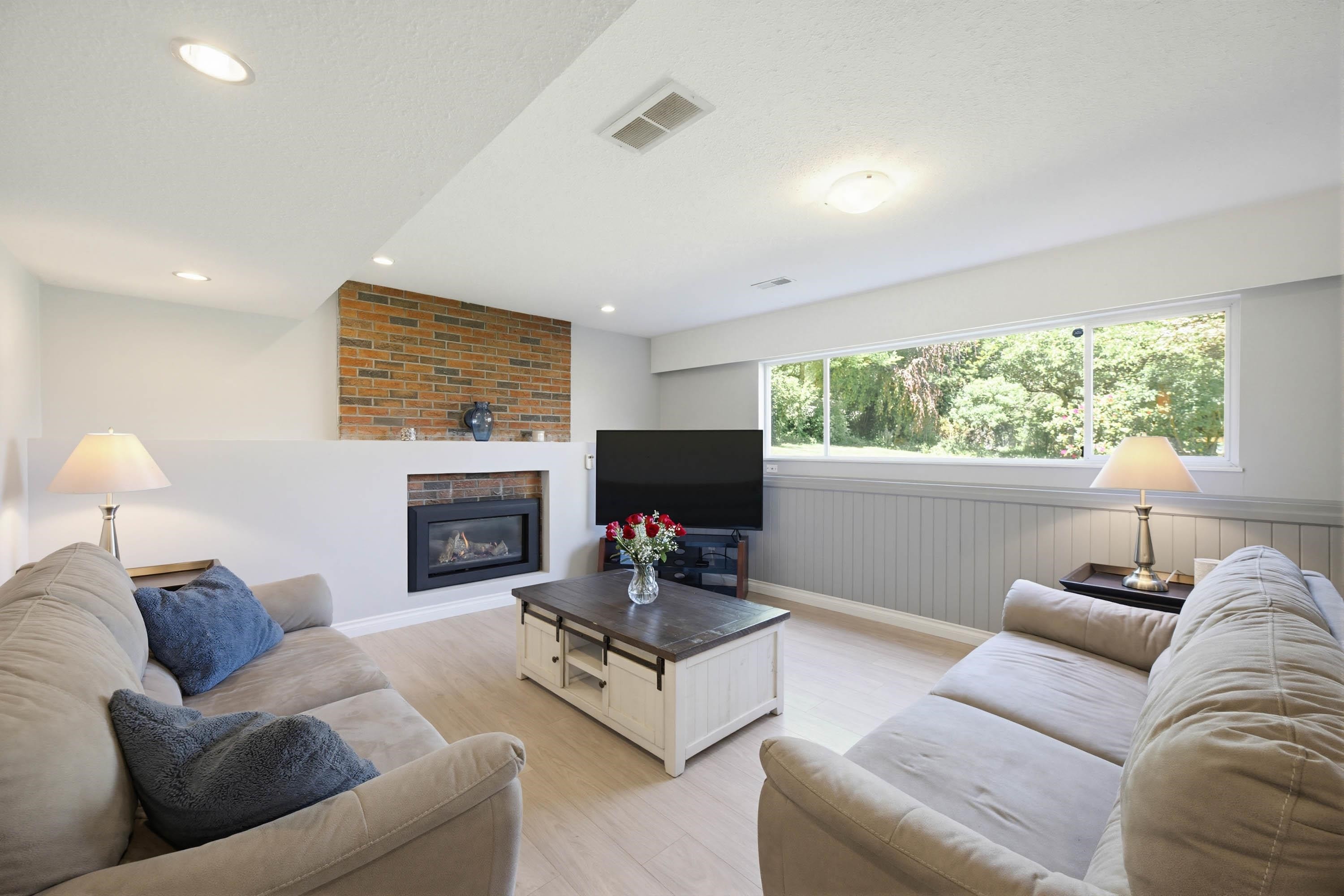 









24105


61

Avenue,
Langley,




BC
V2Y 1M5

