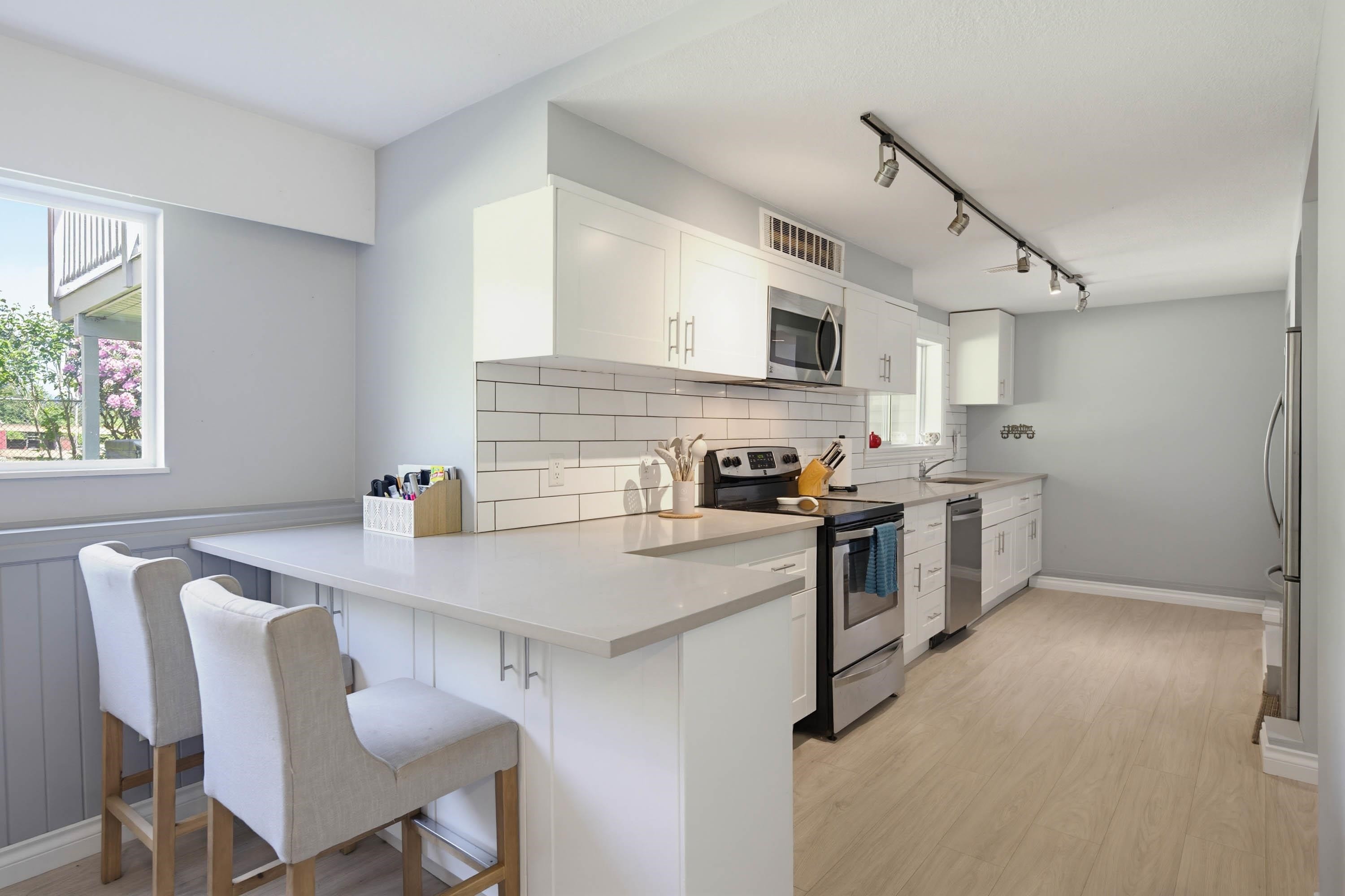 









24105


61

Avenue,
Langley,




BC
V2Y 1M5

