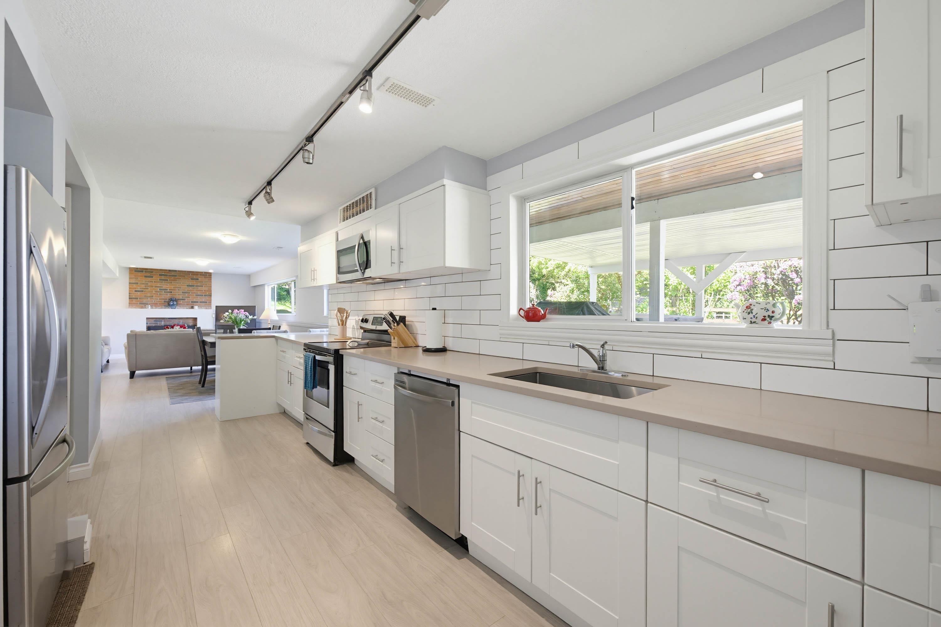 









24105


61

Avenue,
Langley,




BC
V2Y 1M5

