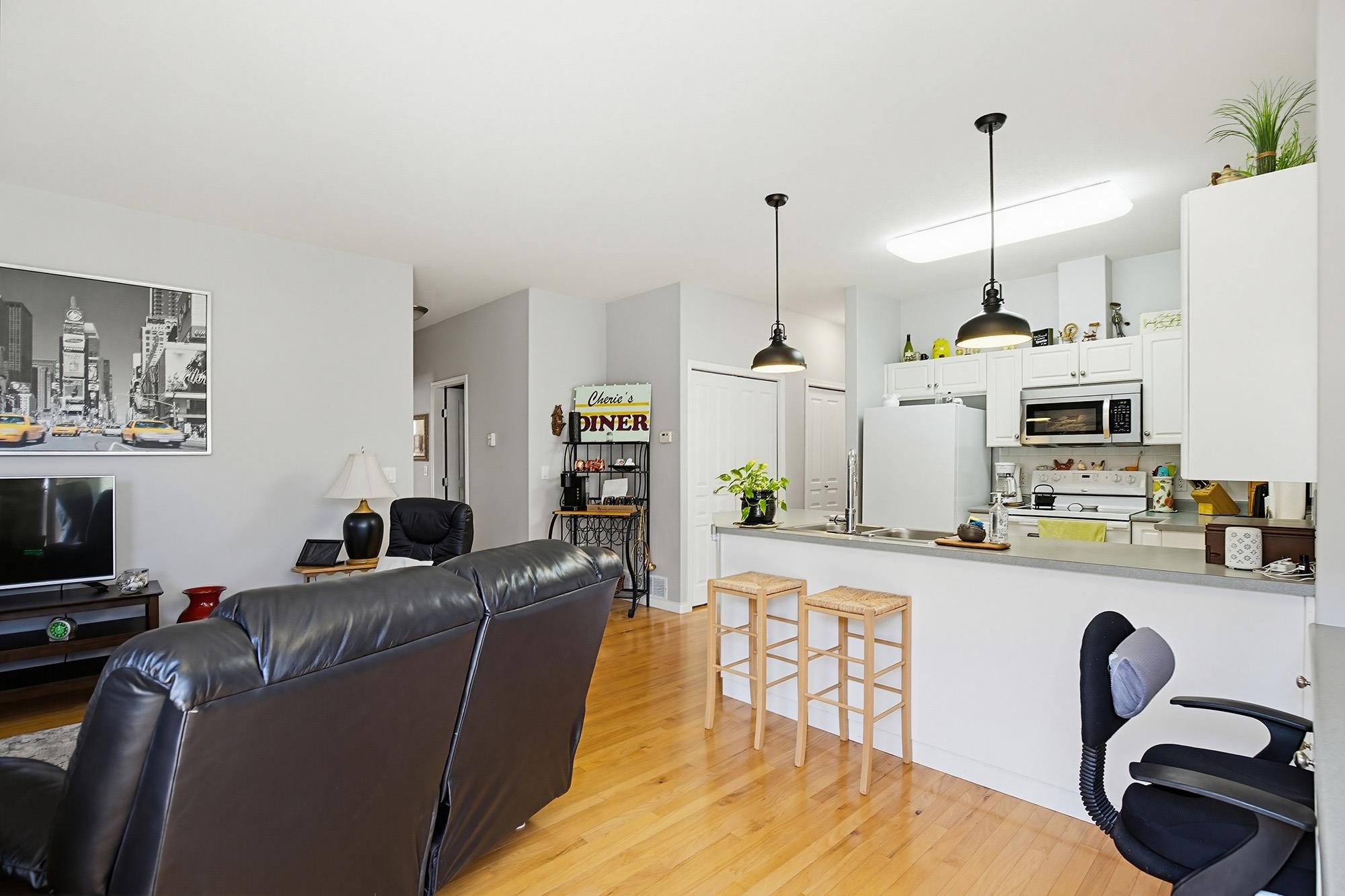 









33751


7

Avenue, 146,
Mission,




BC
V2V 7C2

