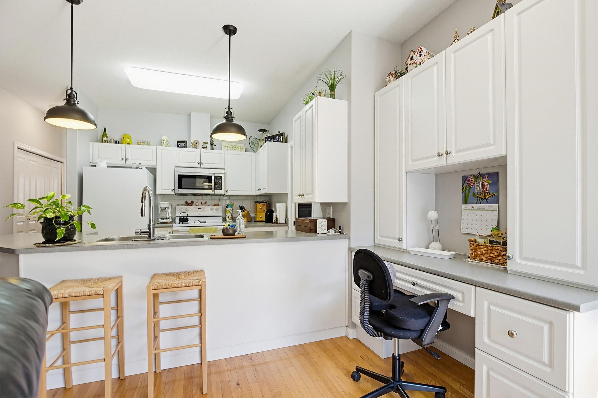 









33751


7

Avenue, 146,
Mission,




BC
V2V 7C2

