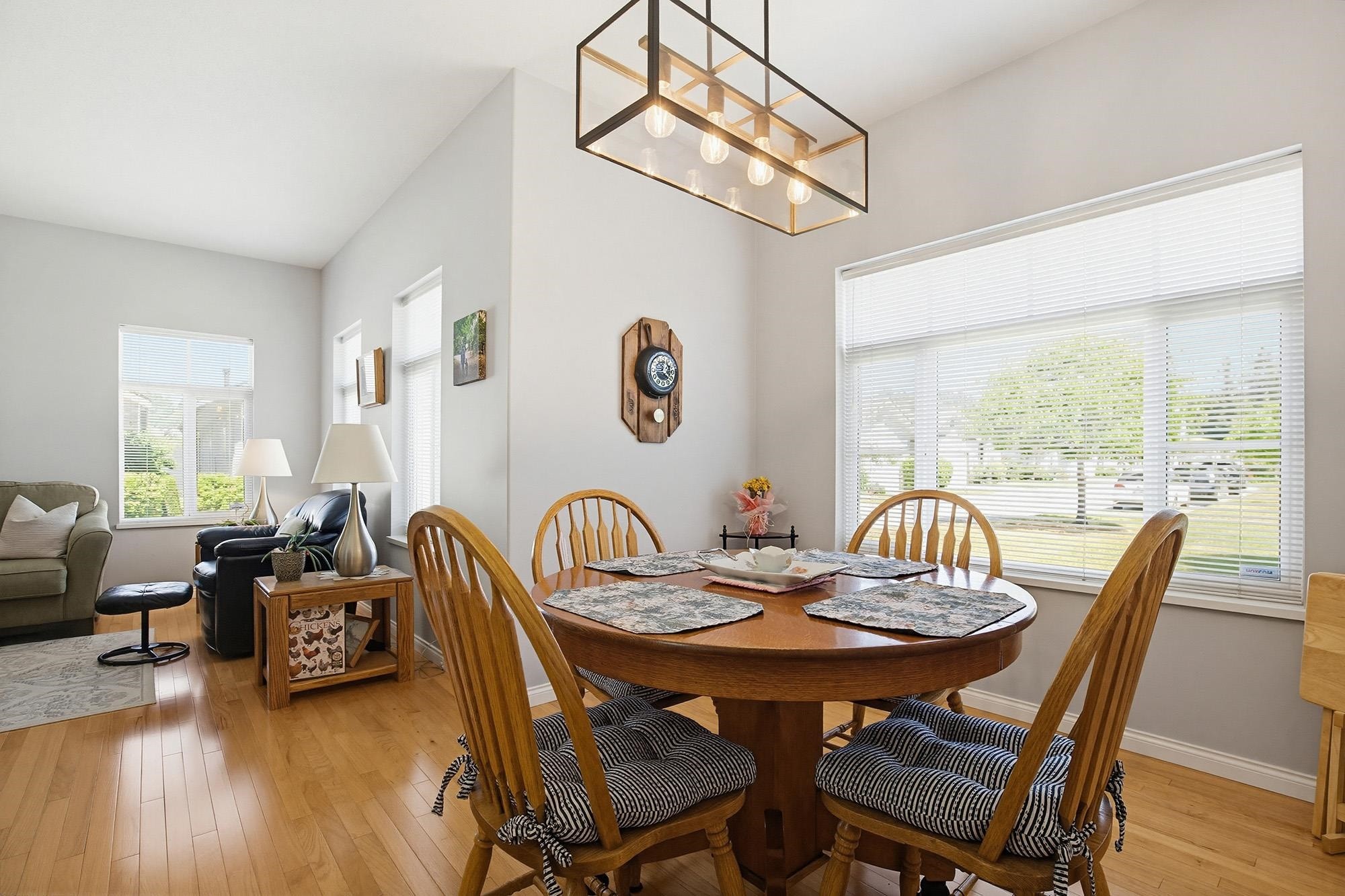 









33751


7

Avenue, 146,
Mission,




BC
V2V 7C2

