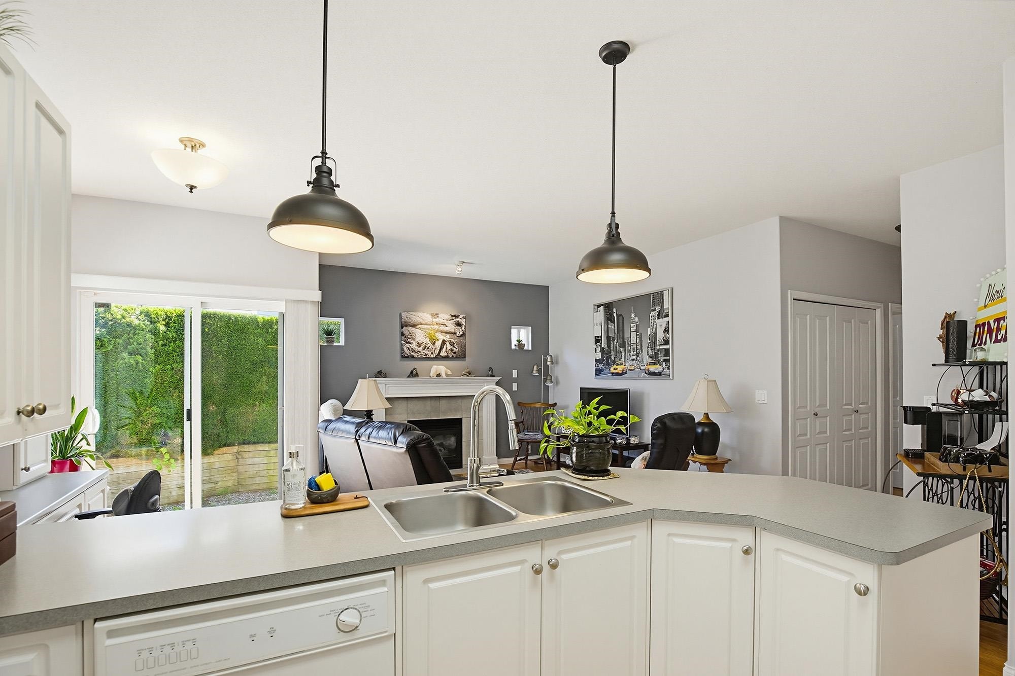 









33751


7

Avenue, 146,
Mission,




BC
V2V 7C2

