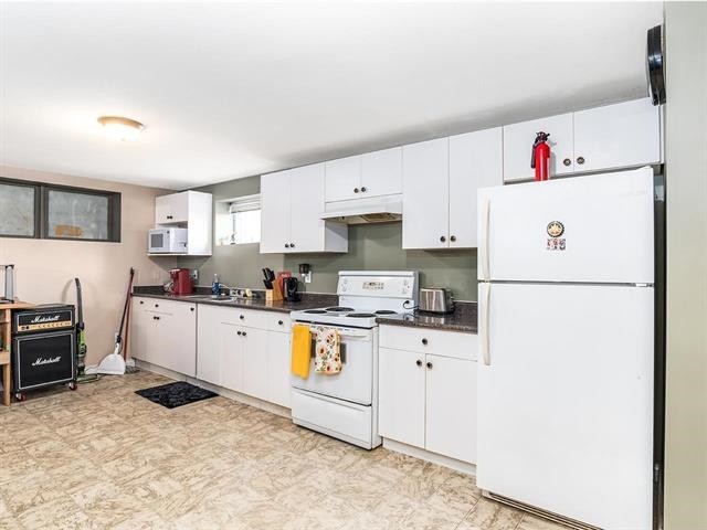 









11719


75a

Avenue,
Delta,




BC
V4C 1J6

