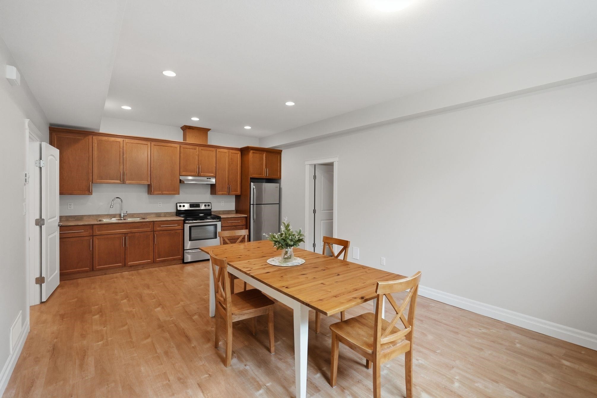 









30935


Harris

Road,
Abbotsford,




BC
V4X 1W2

