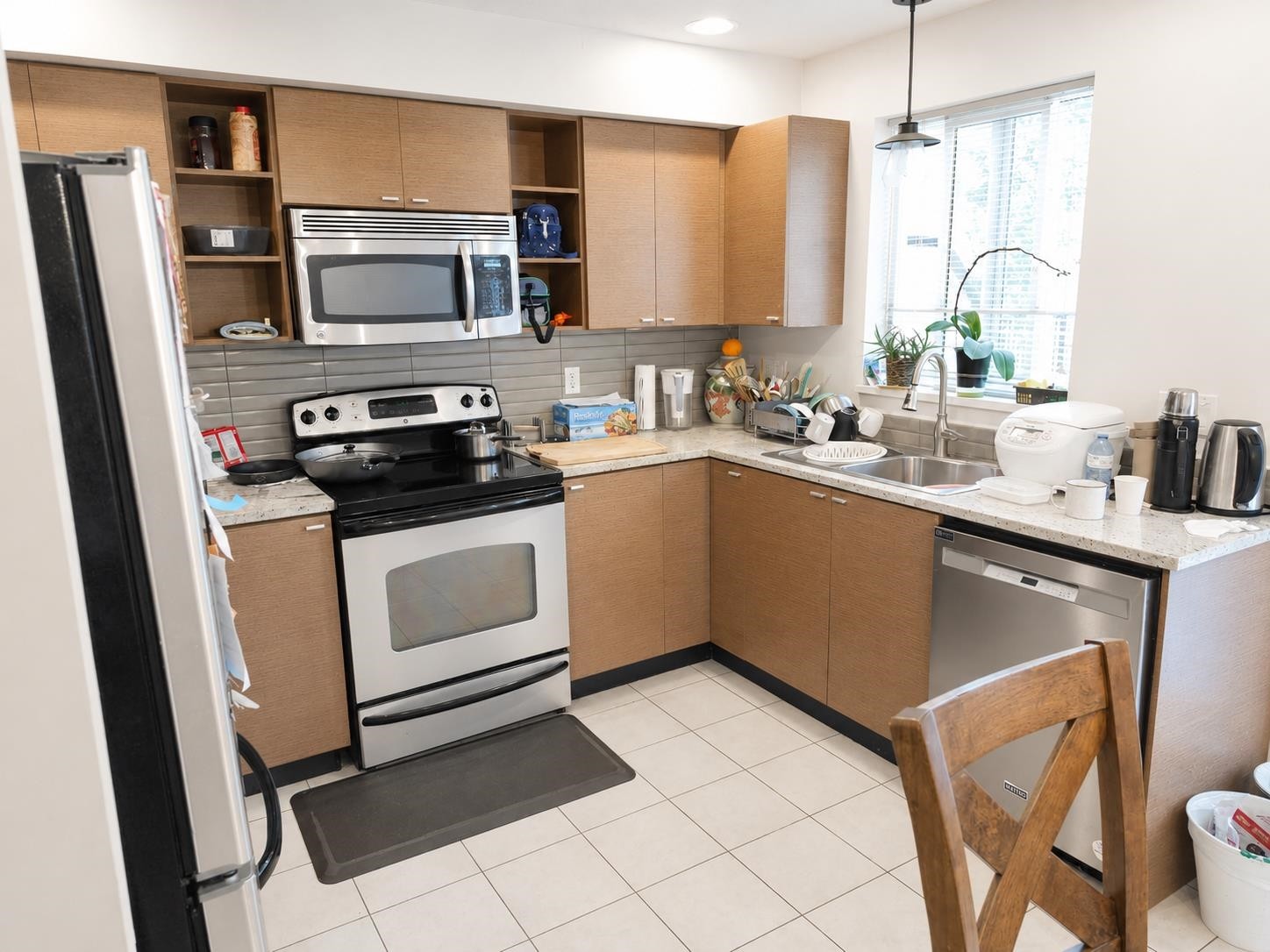 









15833


26

Avenue, 47,
Surrey,




BC
V3Z 2X5

