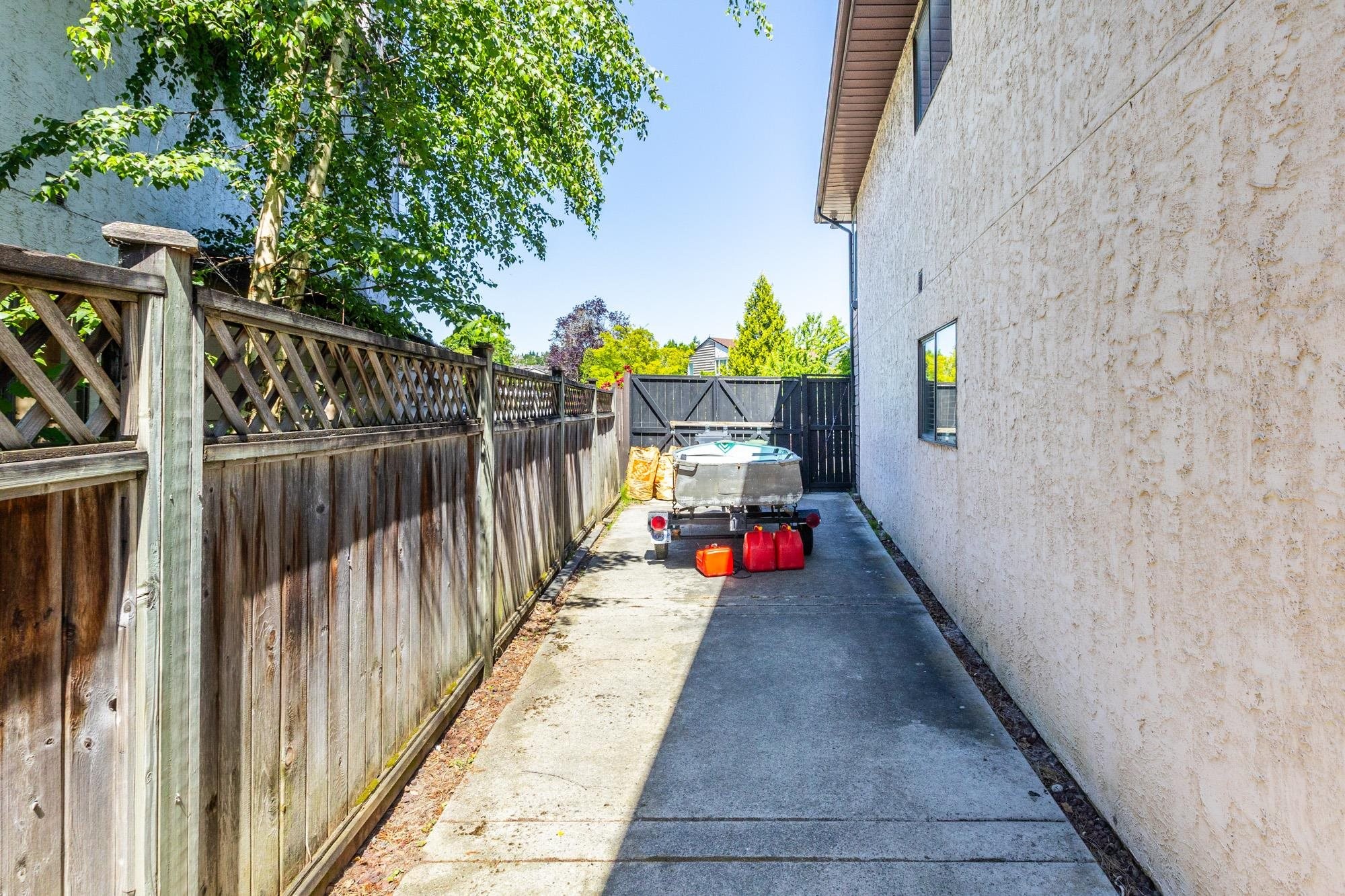 









2266


Willoughby

Way,
Langley,




BC
V2Y 1C1

