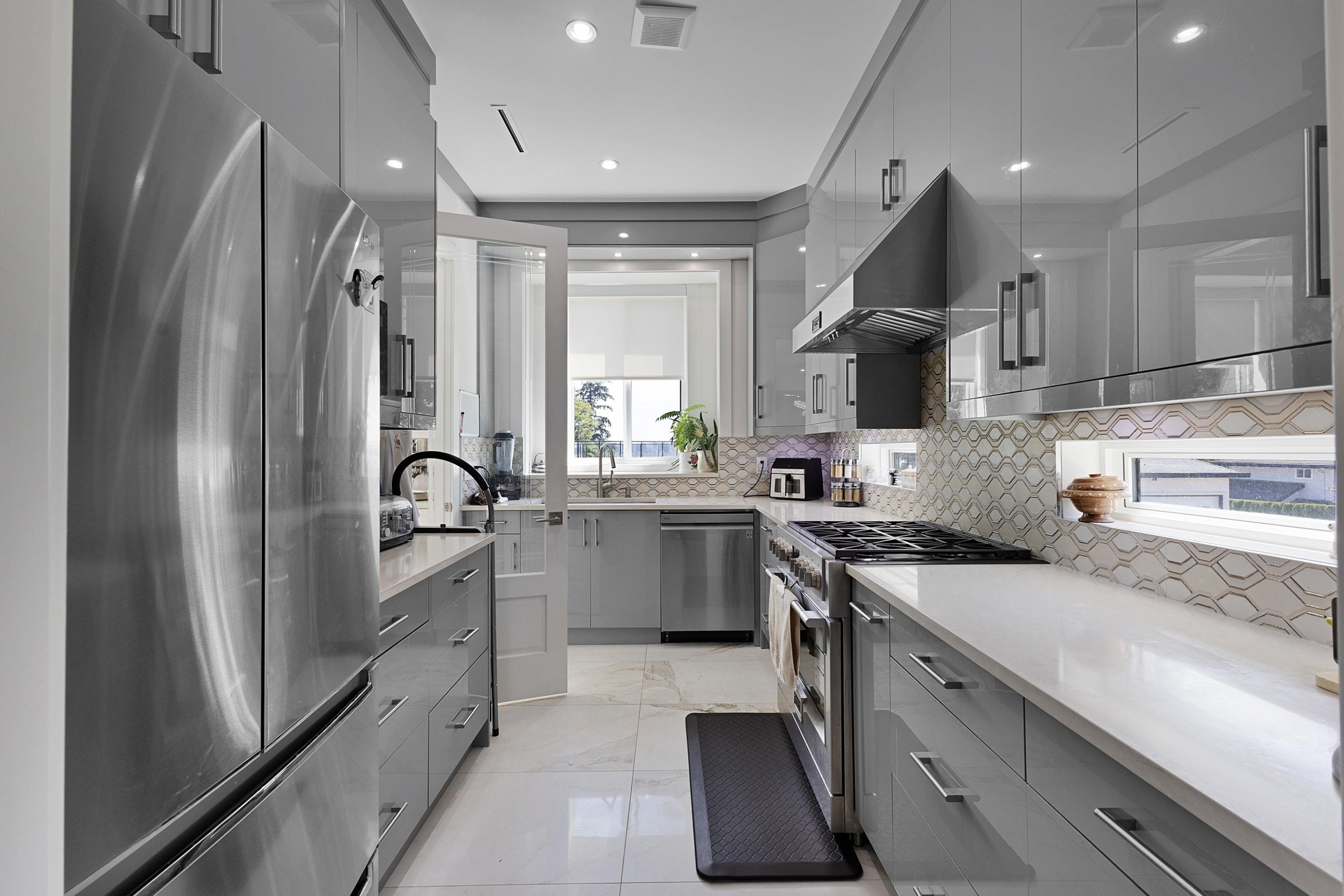 









13170


57

Avenue,
Surrey,




BC
V3X 0K2

